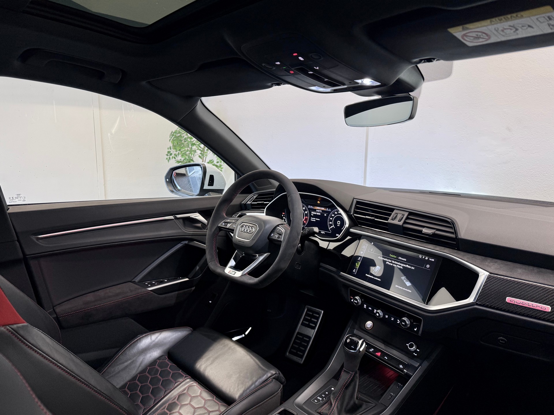 AUDI RS Q3 2.5 TFSI quattro S tronic-image-16