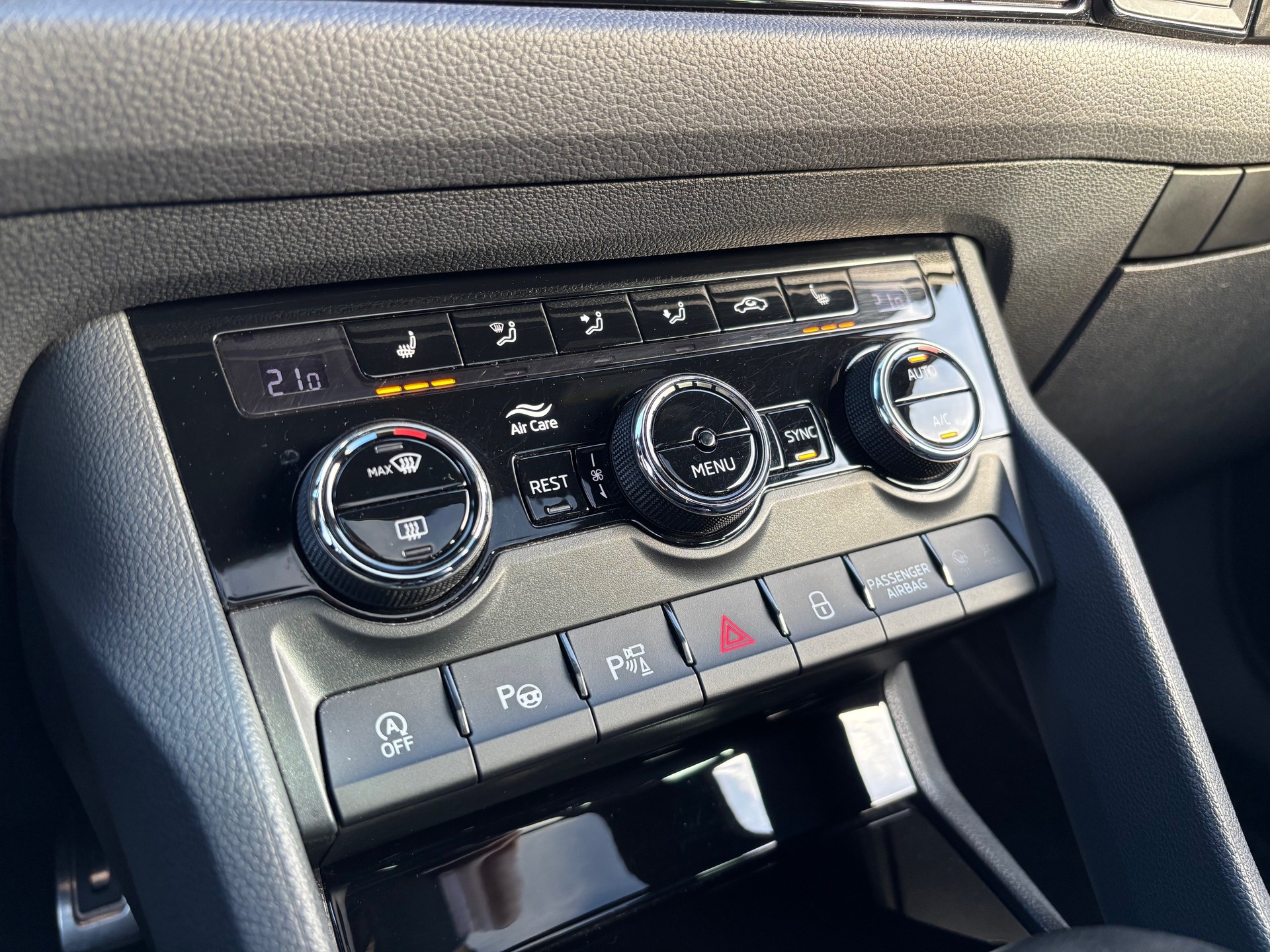 SKODA Kodiaq 2.0 TSI DSG 4x4 SportLine-image-11