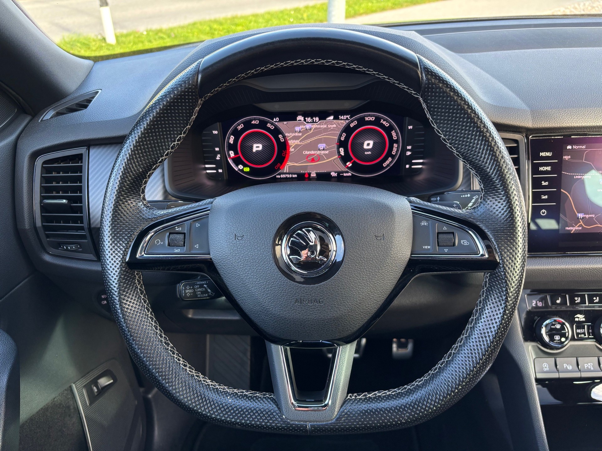 SKODA Kodiaq 2.0 TSI DSG 4x4 SportLine-image-6