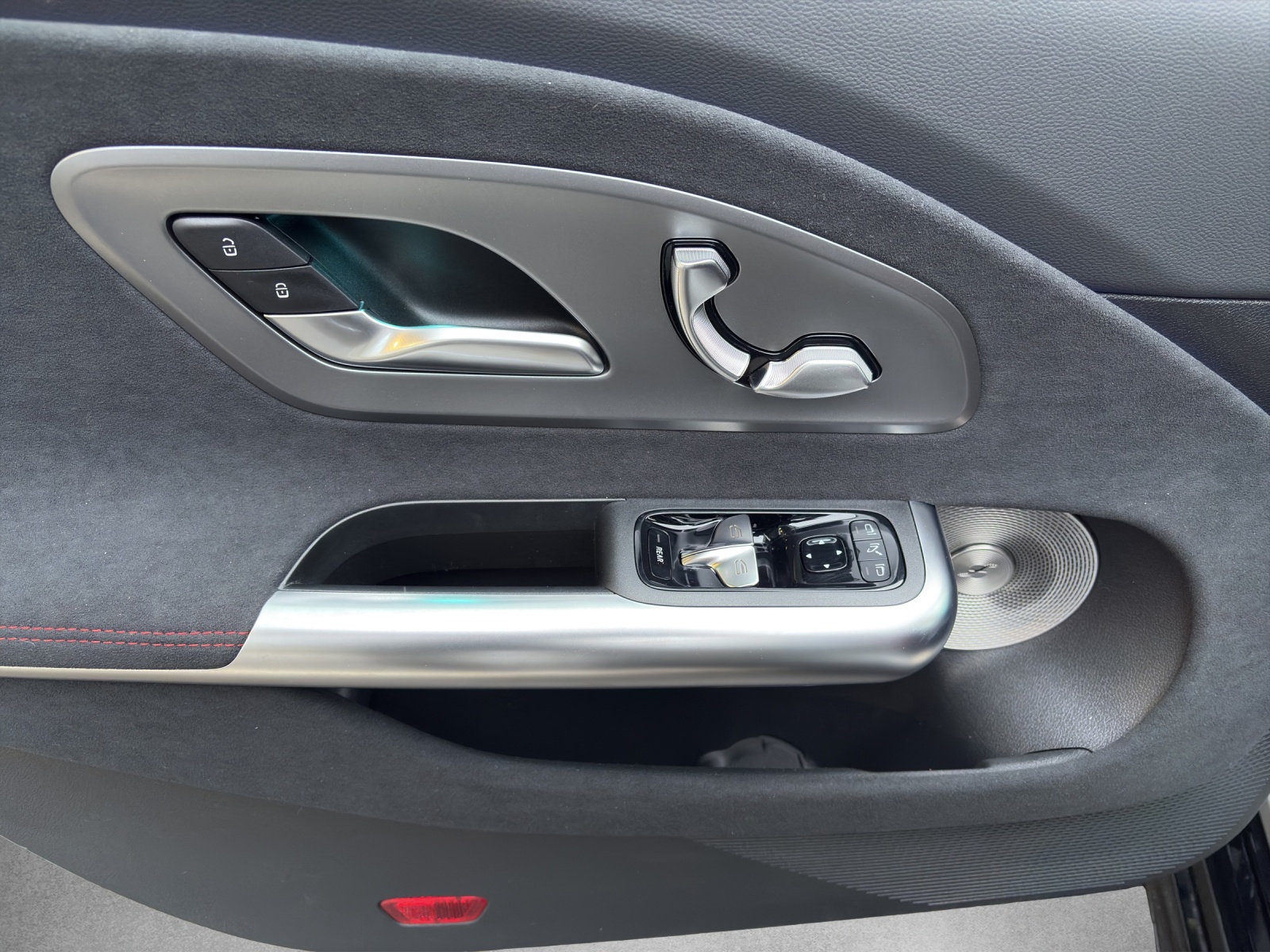 MERCEDES-BENZ CLA 200 8G-DCT-image-12