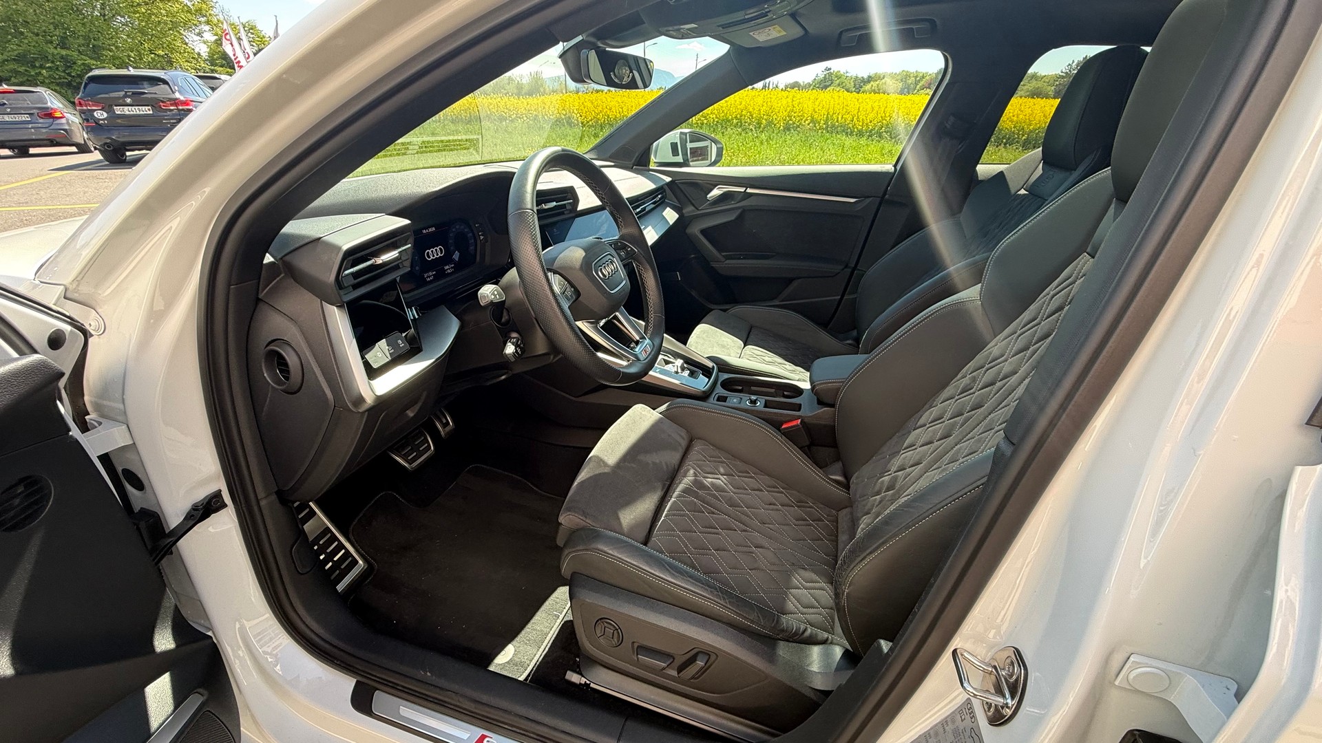 AUDI A3 Sportback 40 TFSI S line quattro S-tronic-image-5