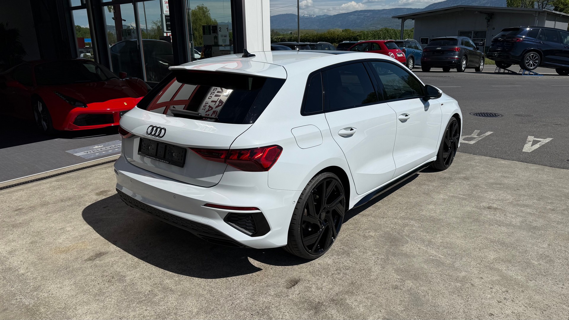 AUDI A3 Sportback 40 TFSI S line quattro S-tronic-image-3
