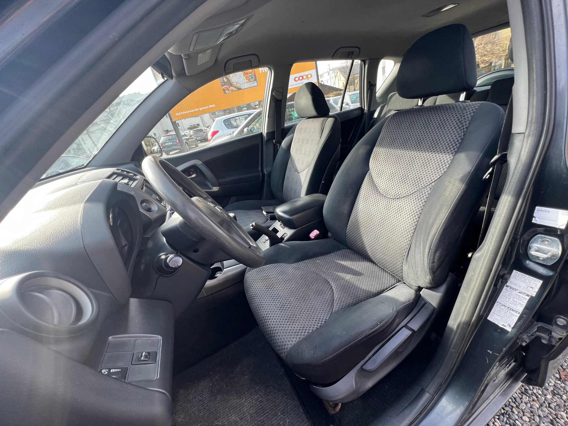 TOYOTA RAV-4 2.2D-4 D Linea Terra-image-9