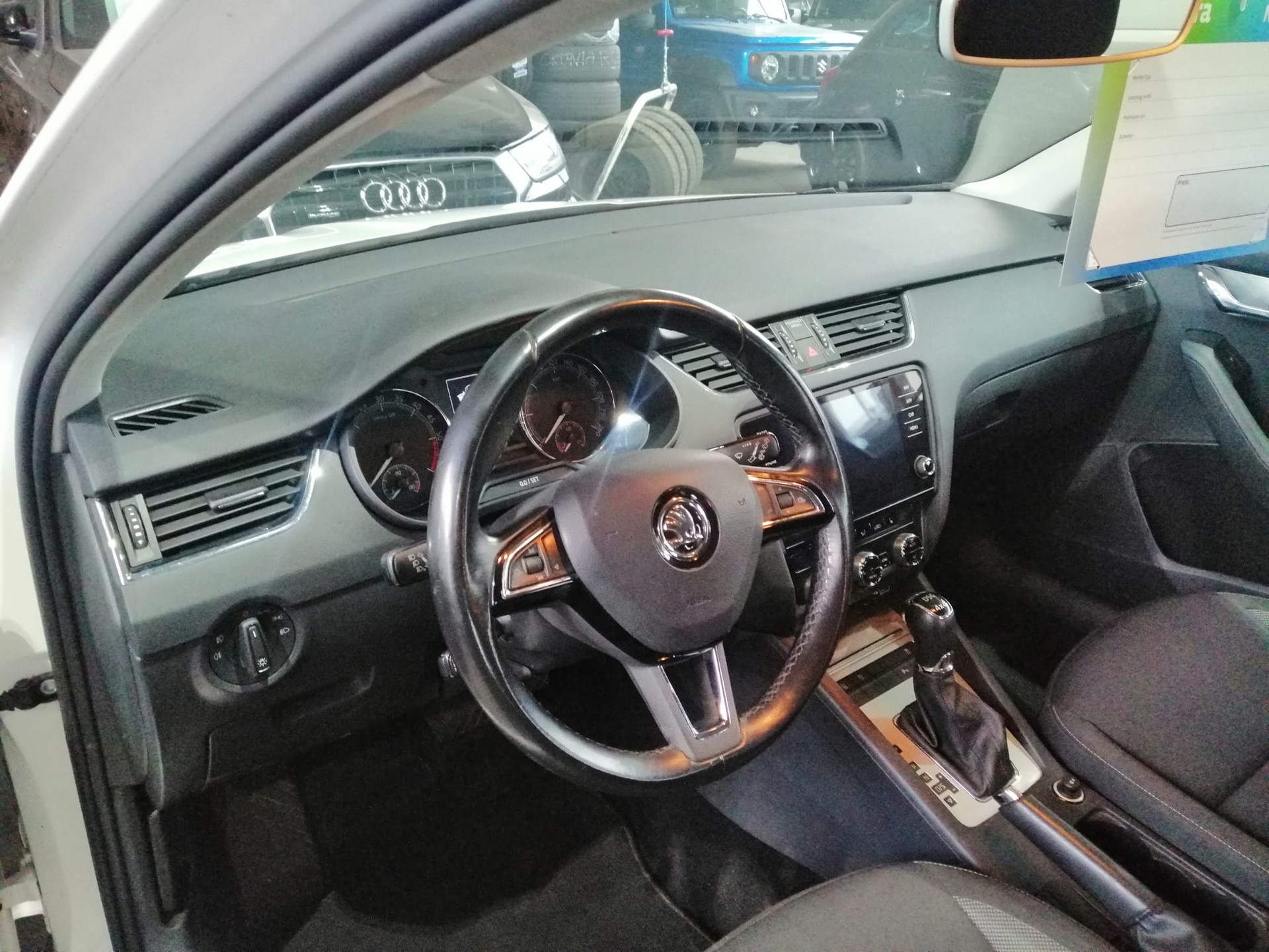 SKODA Octavia Combi 2.0 TDI Ambition 4x4-image-6
