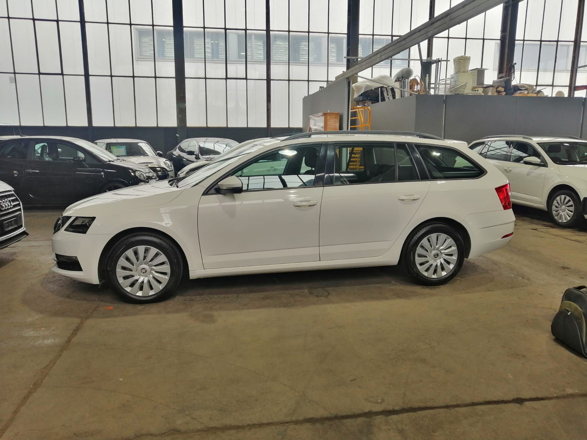 SKODA Octavia Combi 2.0 TDI Ambition 4x4-image-3