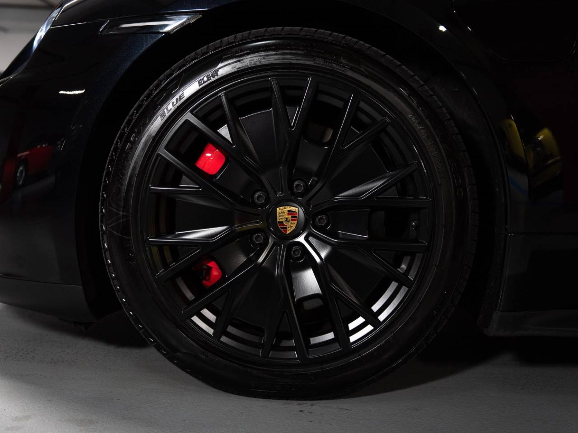 PORSCHE Taycan GTS (MY23)-image-21