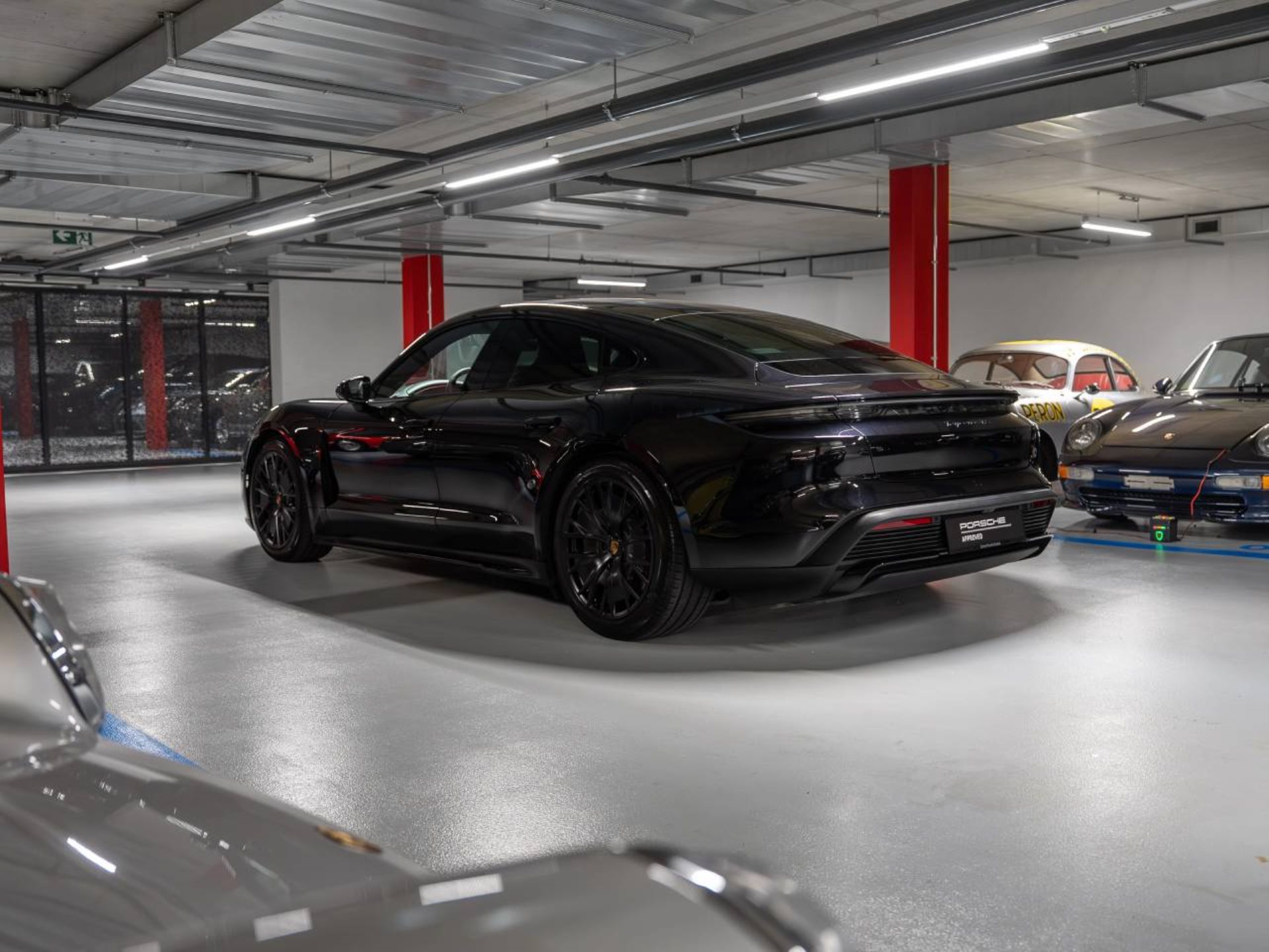 PORSCHE Taycan GTS (MY23)-image-2