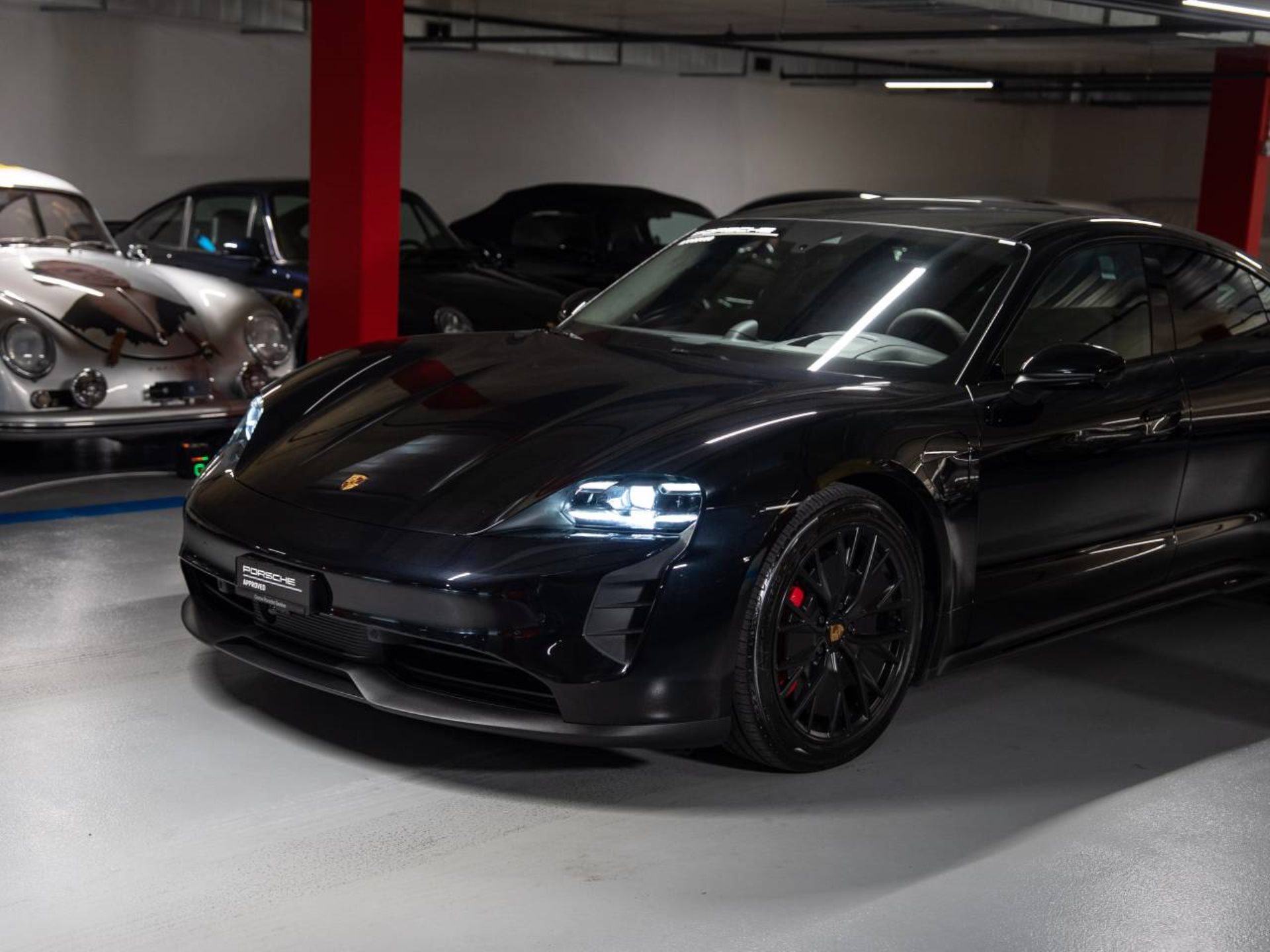 PORSCHE Taycan GTS (MY23)-image-19
