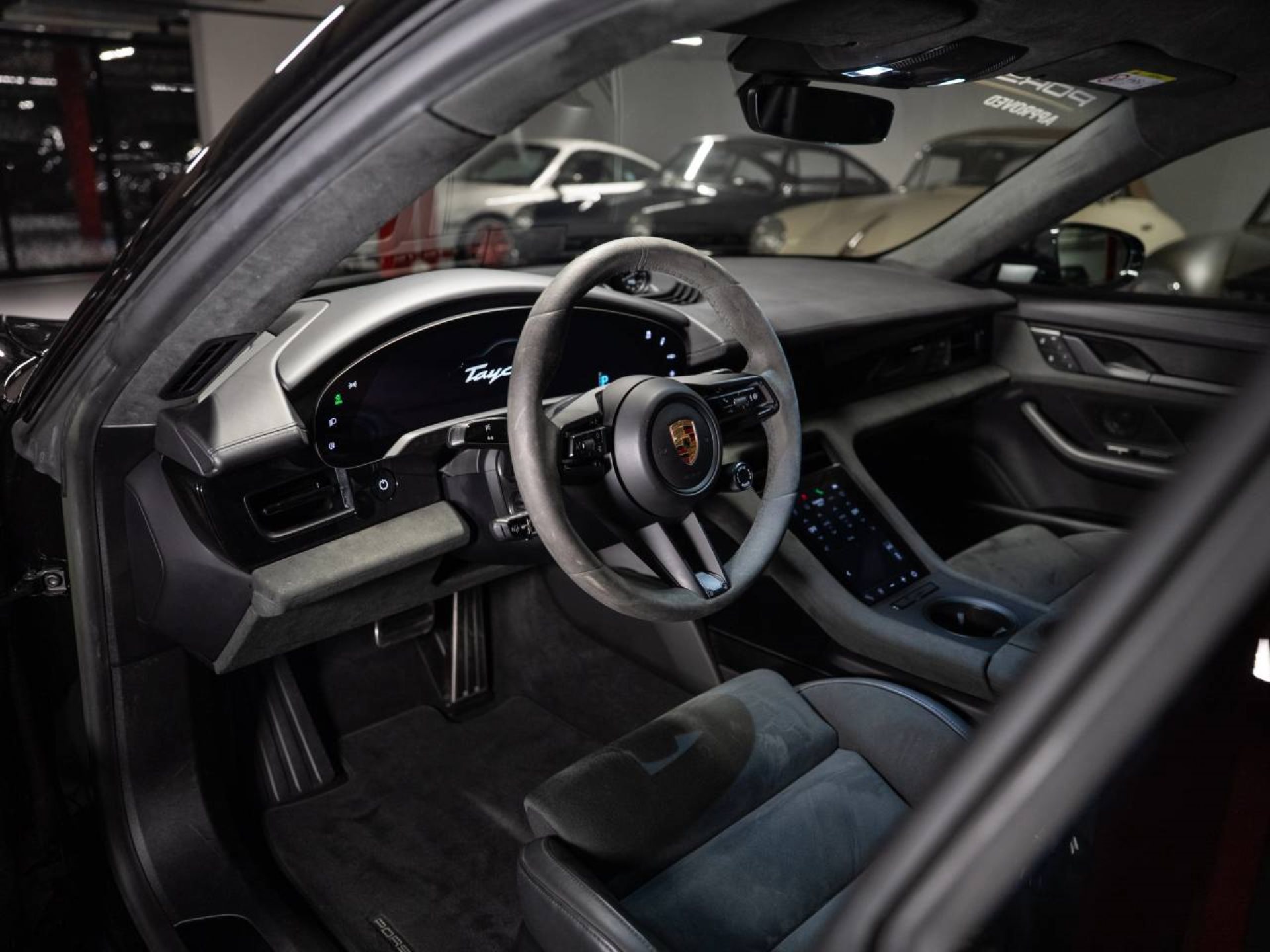 PORSCHE Taycan GTS (MY23)-image-3