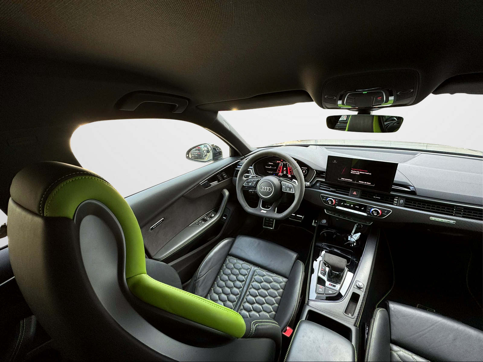 AUDI RS4 Avant quattro tiptronic-image-5