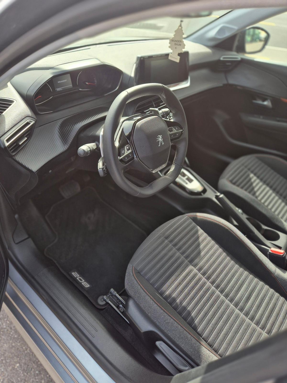 PEUGEOT 208 1.2 PureTech 100 Active Pack-image-6