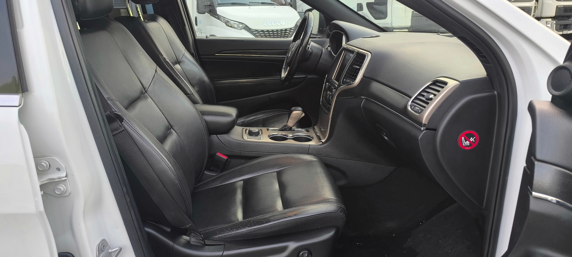 JEEP Grand Cherokee 3.0 CRD Platium Edition-image-12