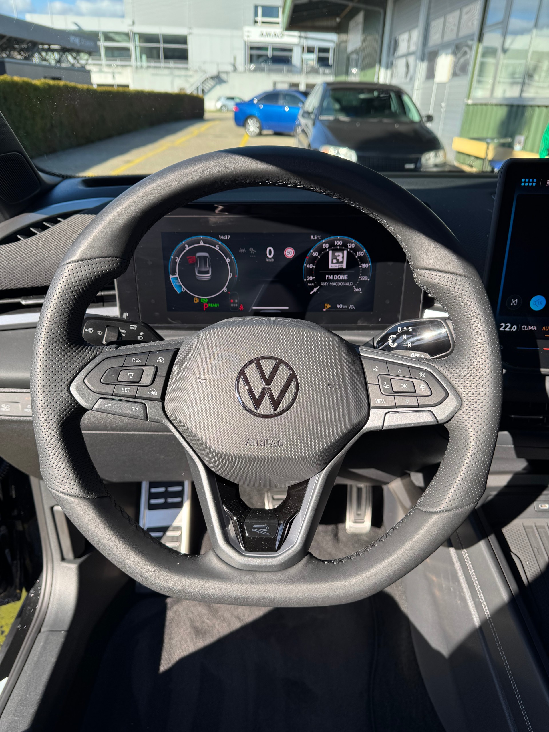 VW NEW T-Roc 1.5 eTSI mHEV R-Line Aussen und Innen DSG 150 PS mit 21 % Rabatt !-showroom-element-2