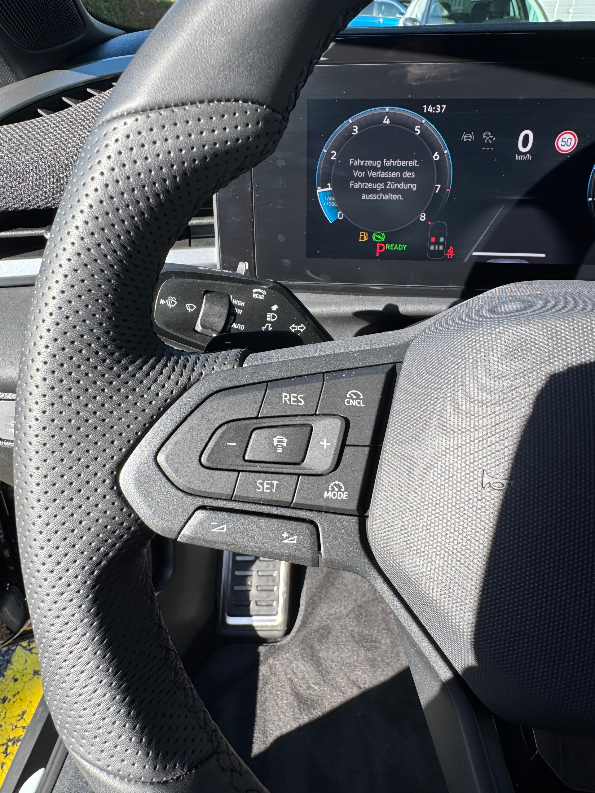 VW NEW T-Roc 1.5 eTSI mHEV R-Line Aussen und Innen DSG 150 PS mit 21 % Rabatt !-showroom-element-3