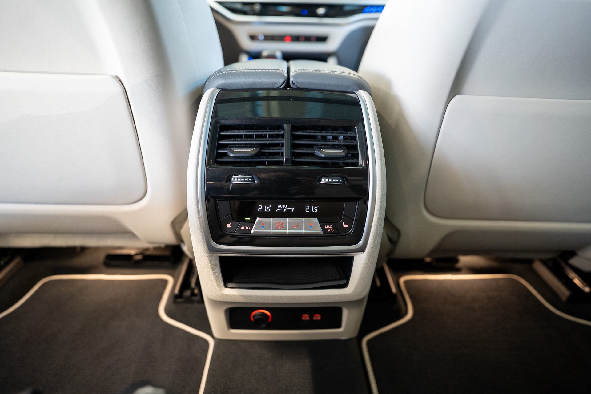 BMW X5 M Competition / Pano Sky Lounge / Bowers&Wilkins / Massage-Sitz / 360°Kamera-image-16