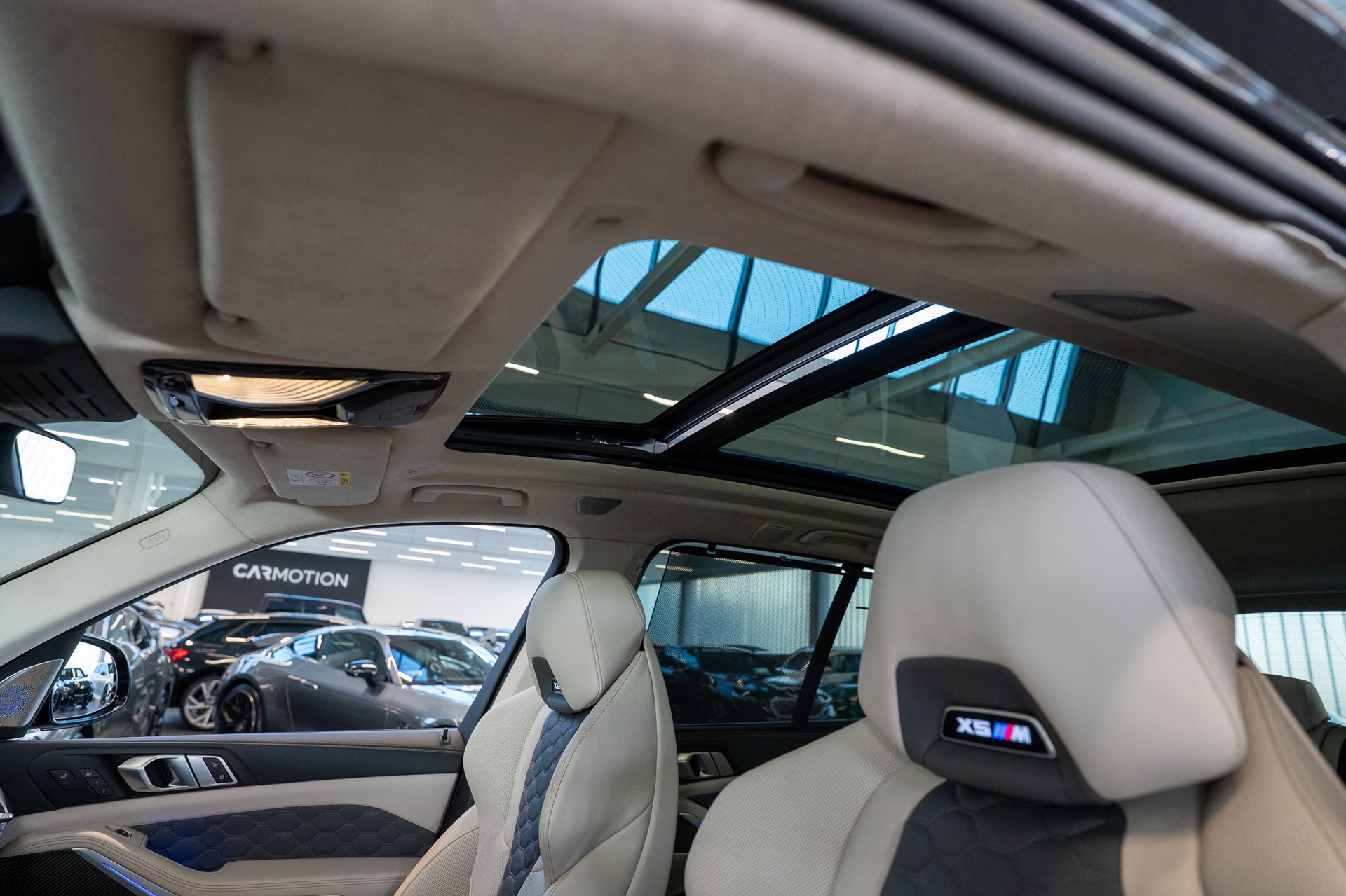 BMW X5 M Competition / Pano Sky Lounge / Bowers&Wilkins / Massage-Sitz / 360°Kamera-image-9