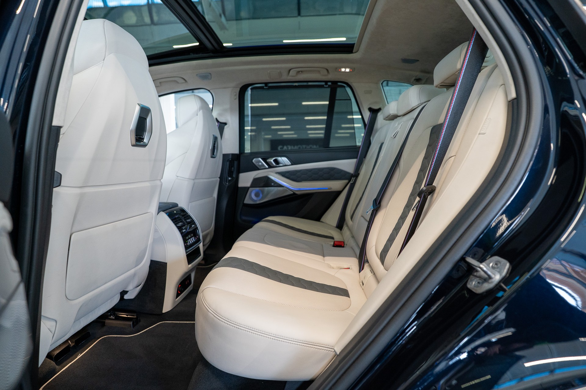 BMW X5 M Competition / Pano Sky Lounge / Bowers&Wilkins / Massage-Sitz / 360°Kamera-image-15