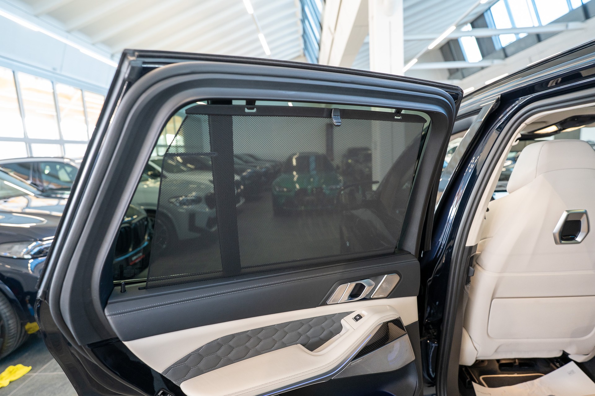 BMW X5 M Competition / Pano Sky Lounge / Bowers&Wilkins / Massage-Sitz / 360°Kamera-image-17