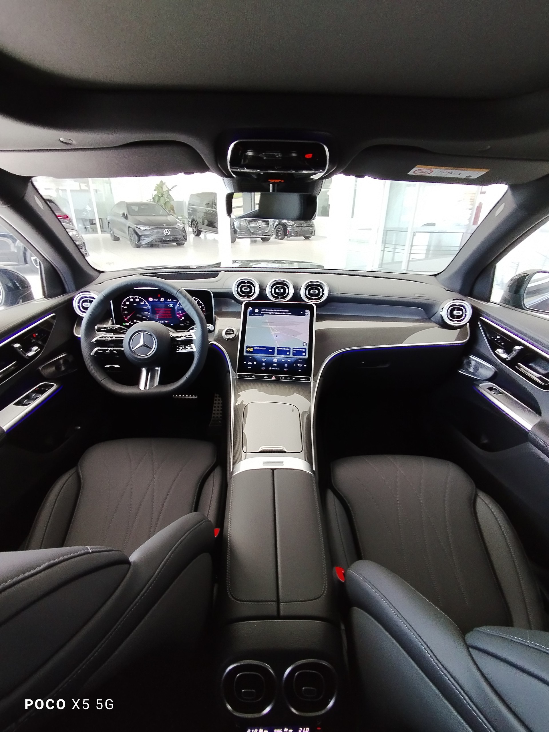MERCEDES-BENZ GLC 300 4Matic-image-9