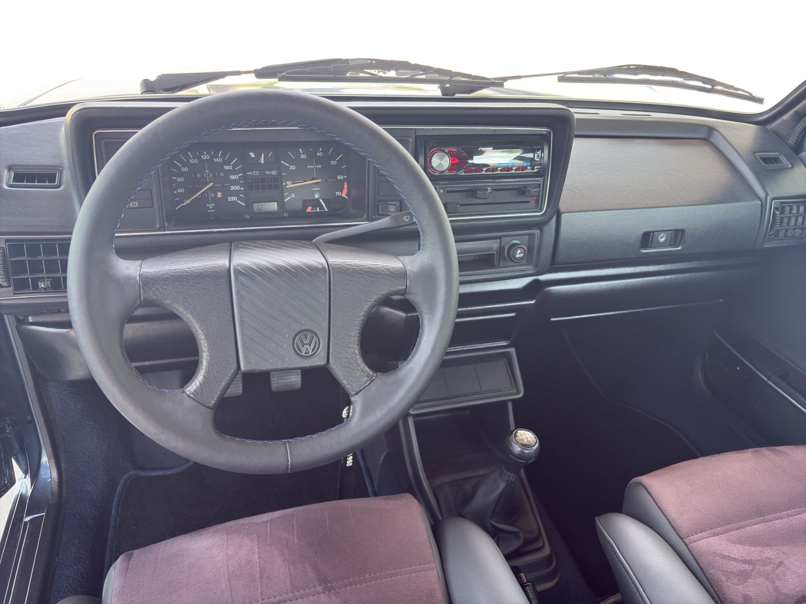 VW Golf Cabriolet 1800-image-13