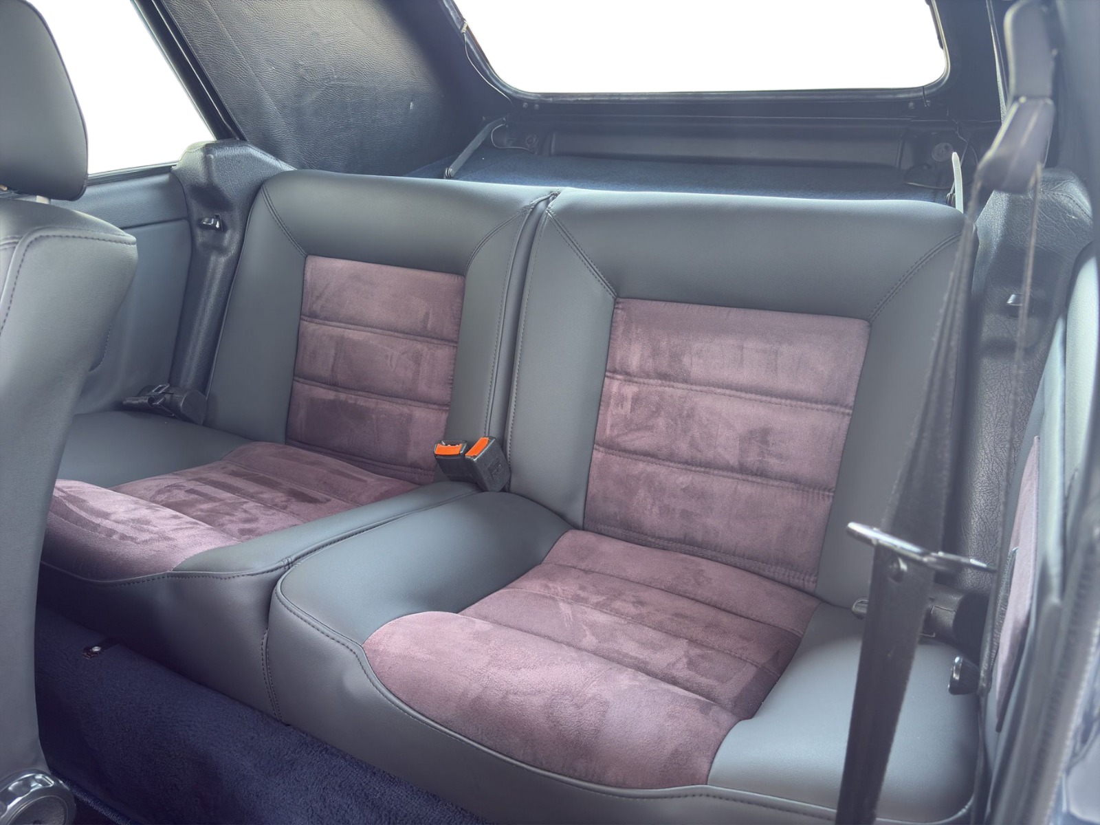 VW Golf Cabriolet 1800-image-16