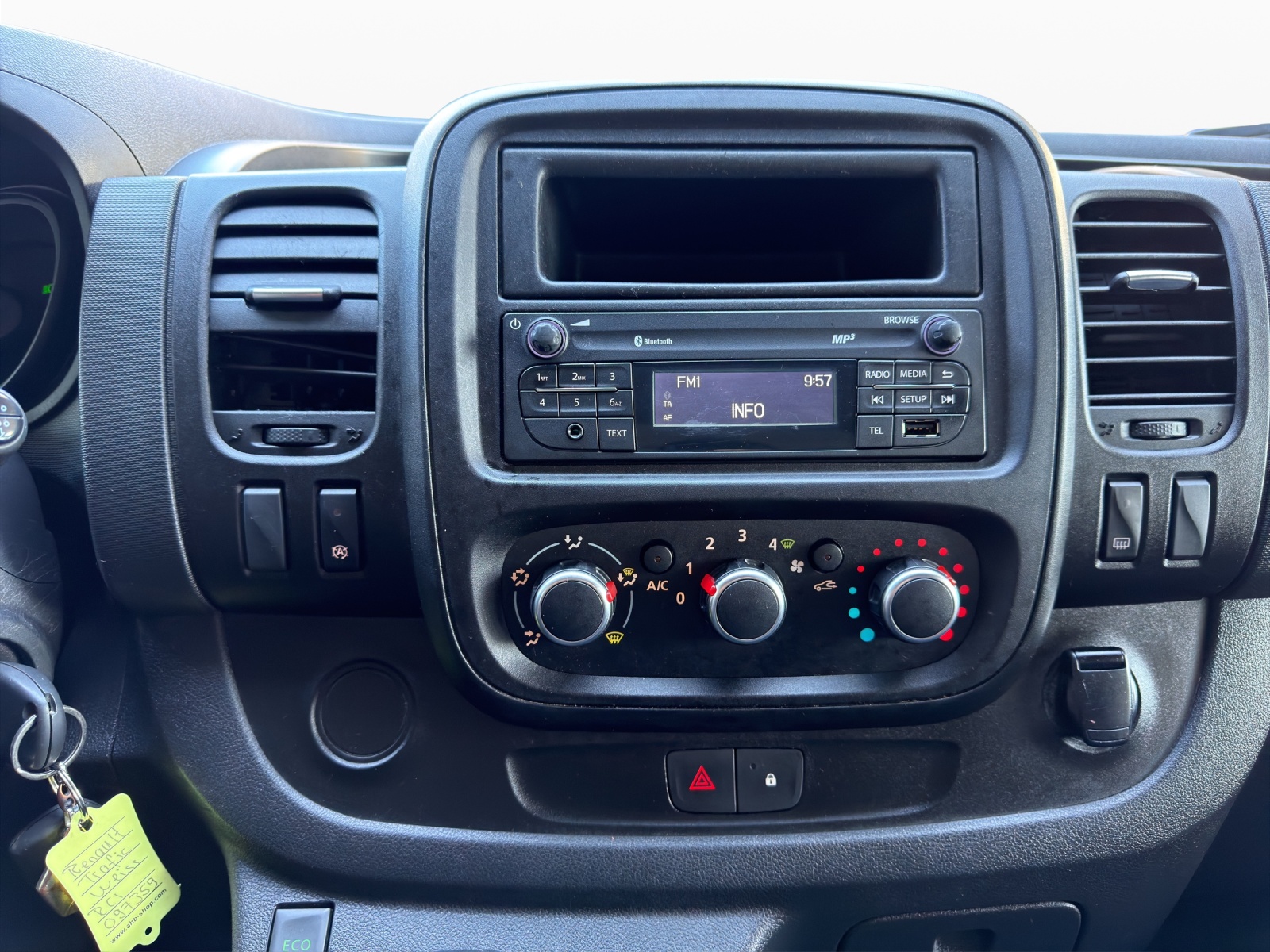 RENAULT Trafic 2.0 Energy dCi 120 3.0t Access L1H1-image-11