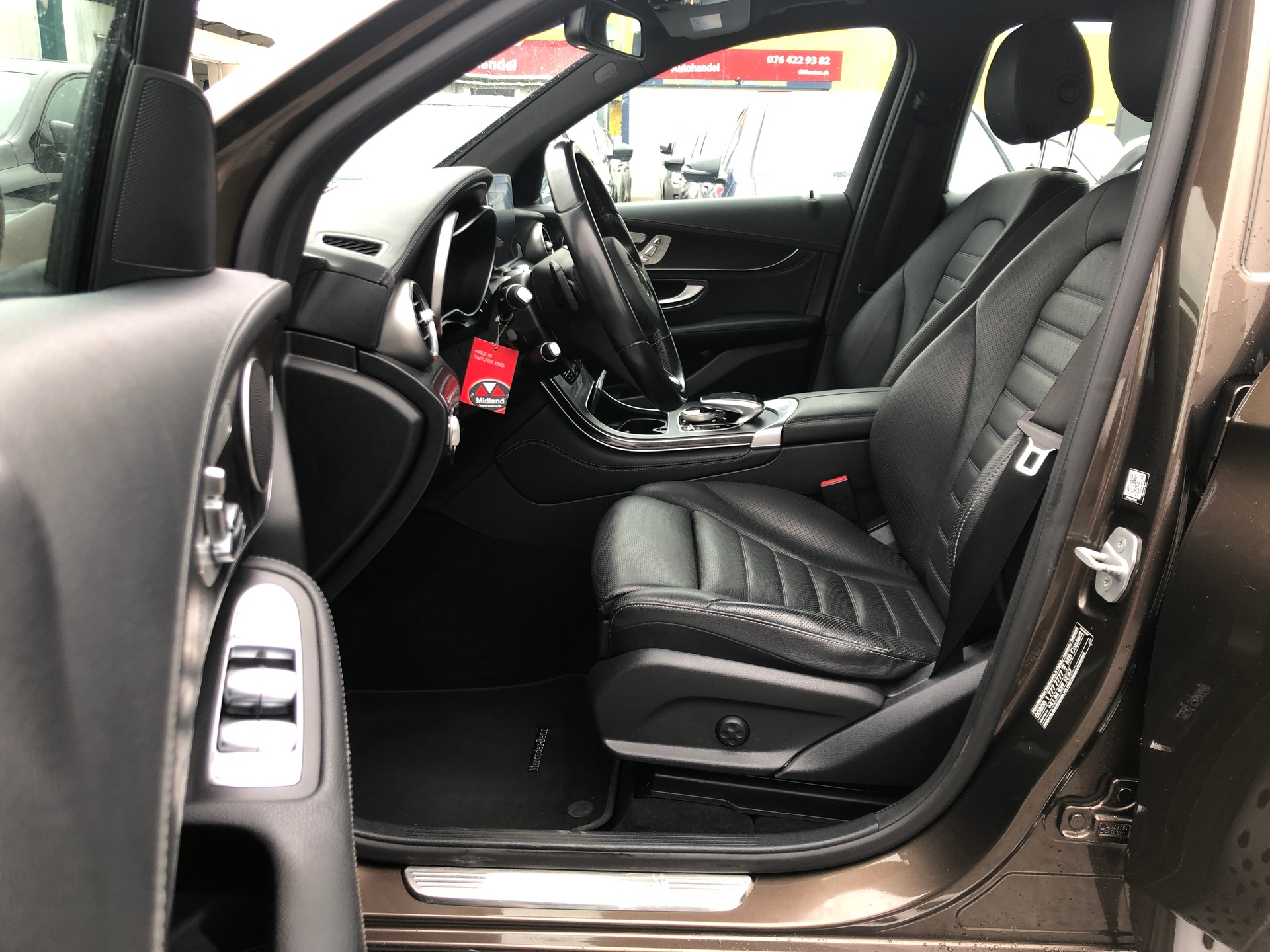 MERCEDES-BENZ GLC 250 d 4Matic 9G-Tronic-image-12