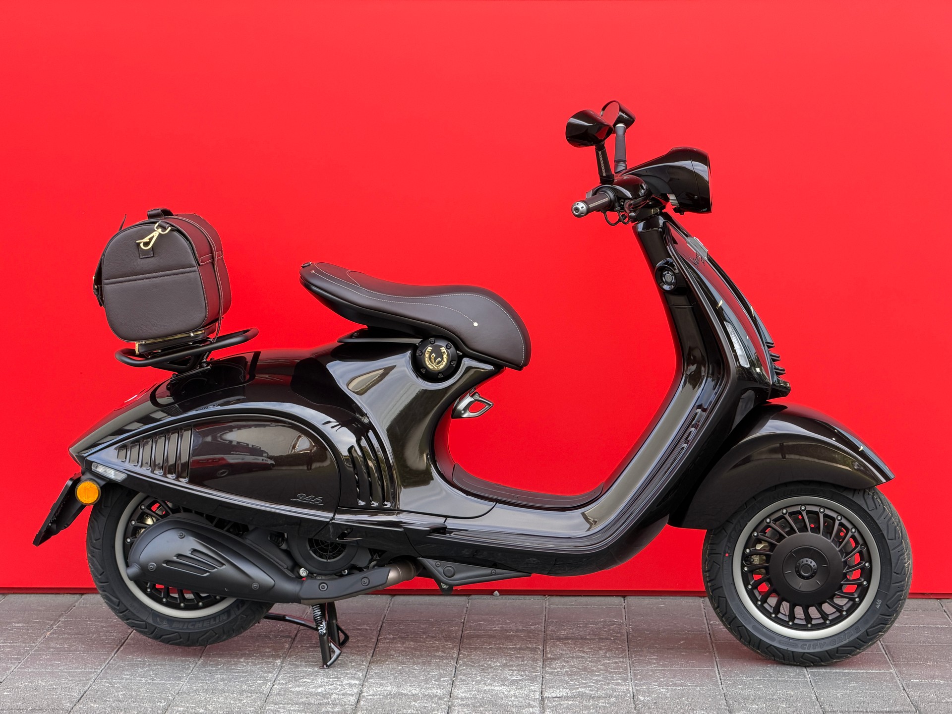PIAGGIO Vespa 946 125 Horse-image-5