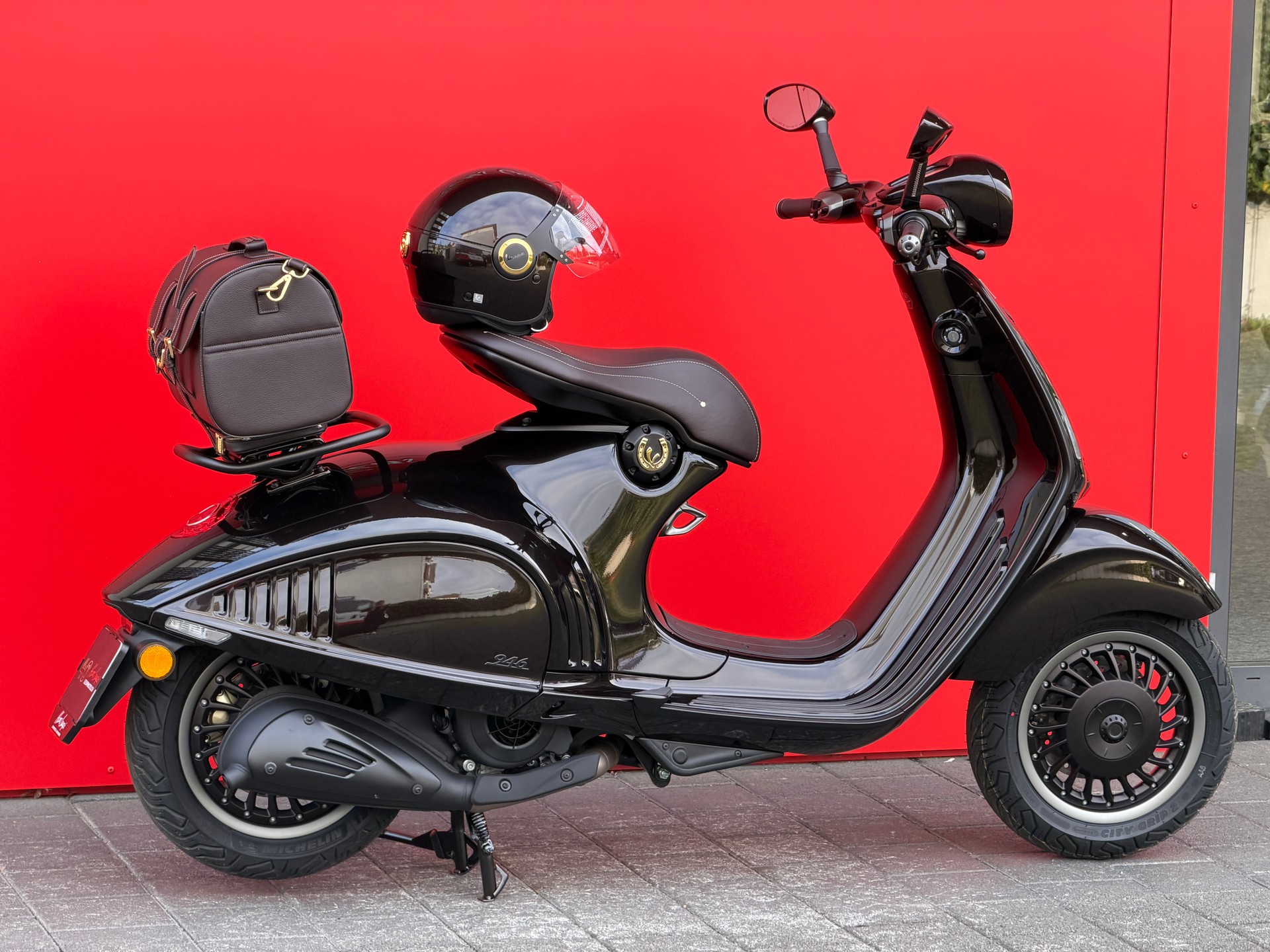 PIAGGIO Vespa 946 125 Horse-image-6