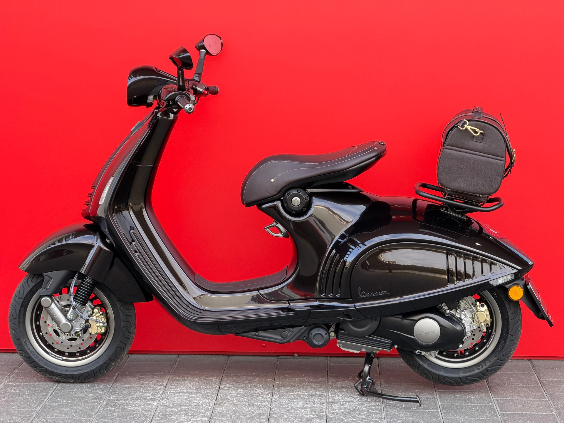 PIAGGIO Vespa 946 125 Horse-image-12