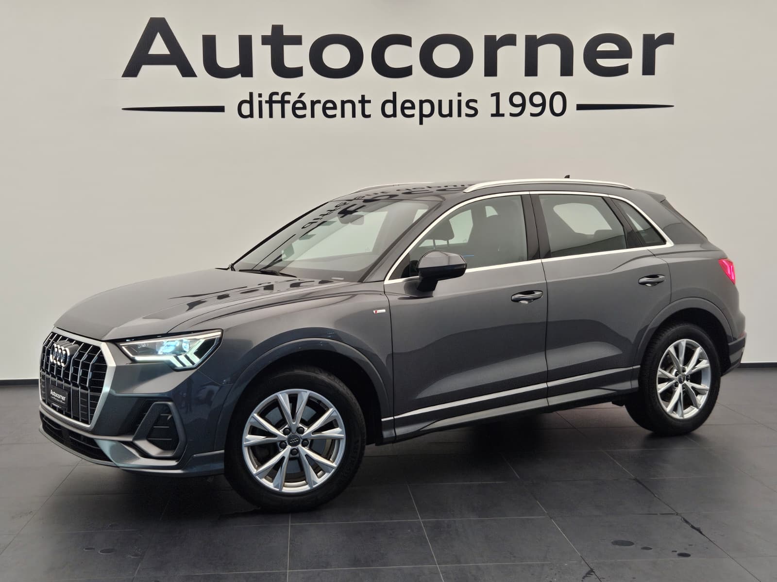 AUDI Q3 40 TFSI S line quattro S-tronic-image-0