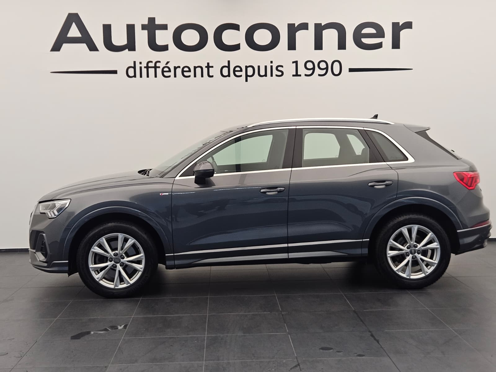 AUDI Q3 40 TFSI S line quattro S-tronic-image-1