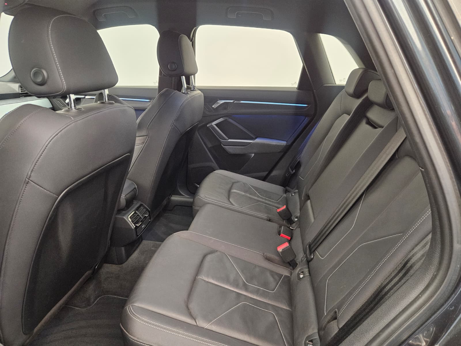 AUDI Q3 40 TFSI S line quattro S-tronic-image-12