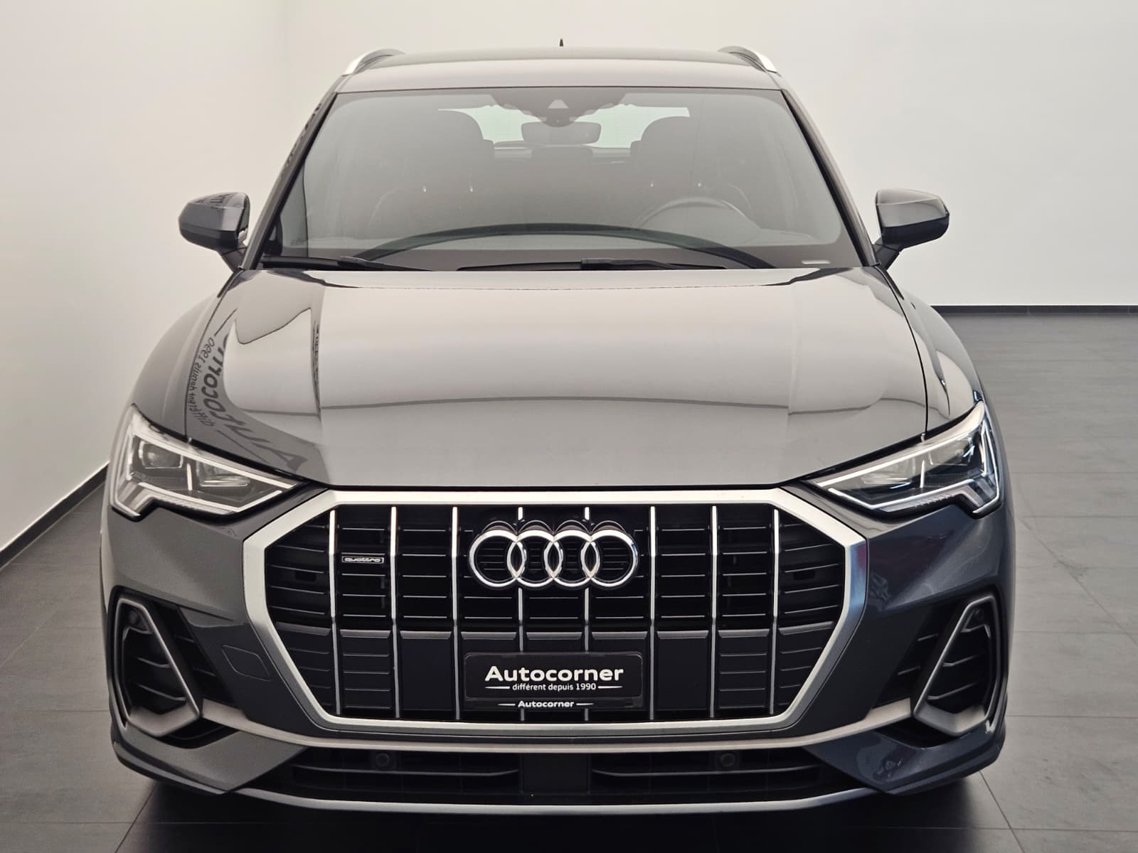 AUDI Q3 40 TFSI S line quattro S-tronic-image-3