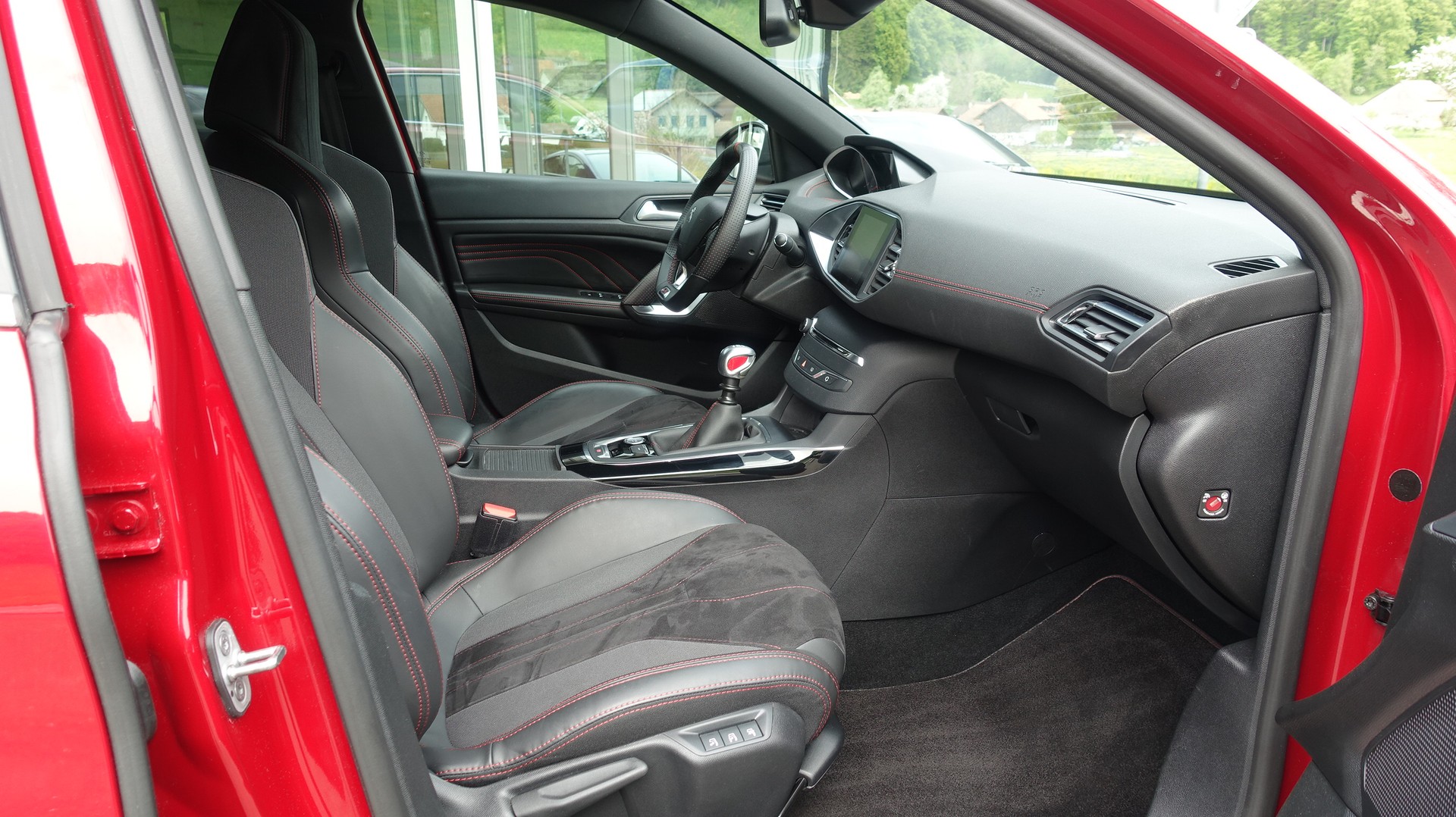 PEUGEOT 308 1.6 GTi-image-11