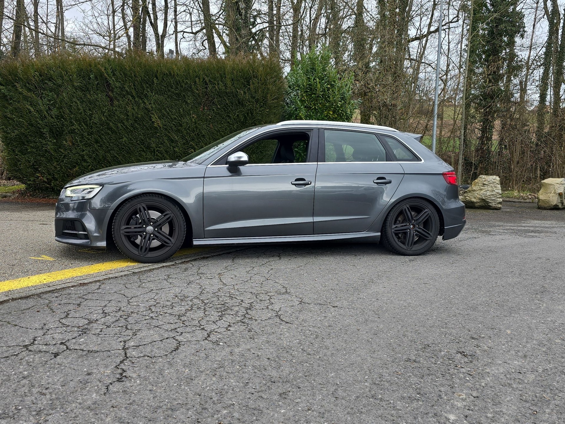 AUDI S3 Sportback 2.0 TFSI quattro S-tronic-image-2