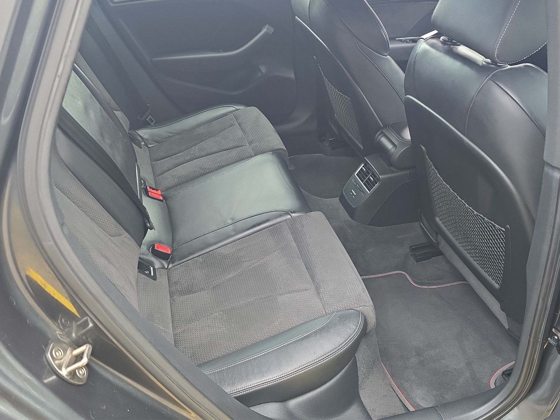 AUDI S3 Sportback 2.0 TFSI quattro S-tronic-image-17