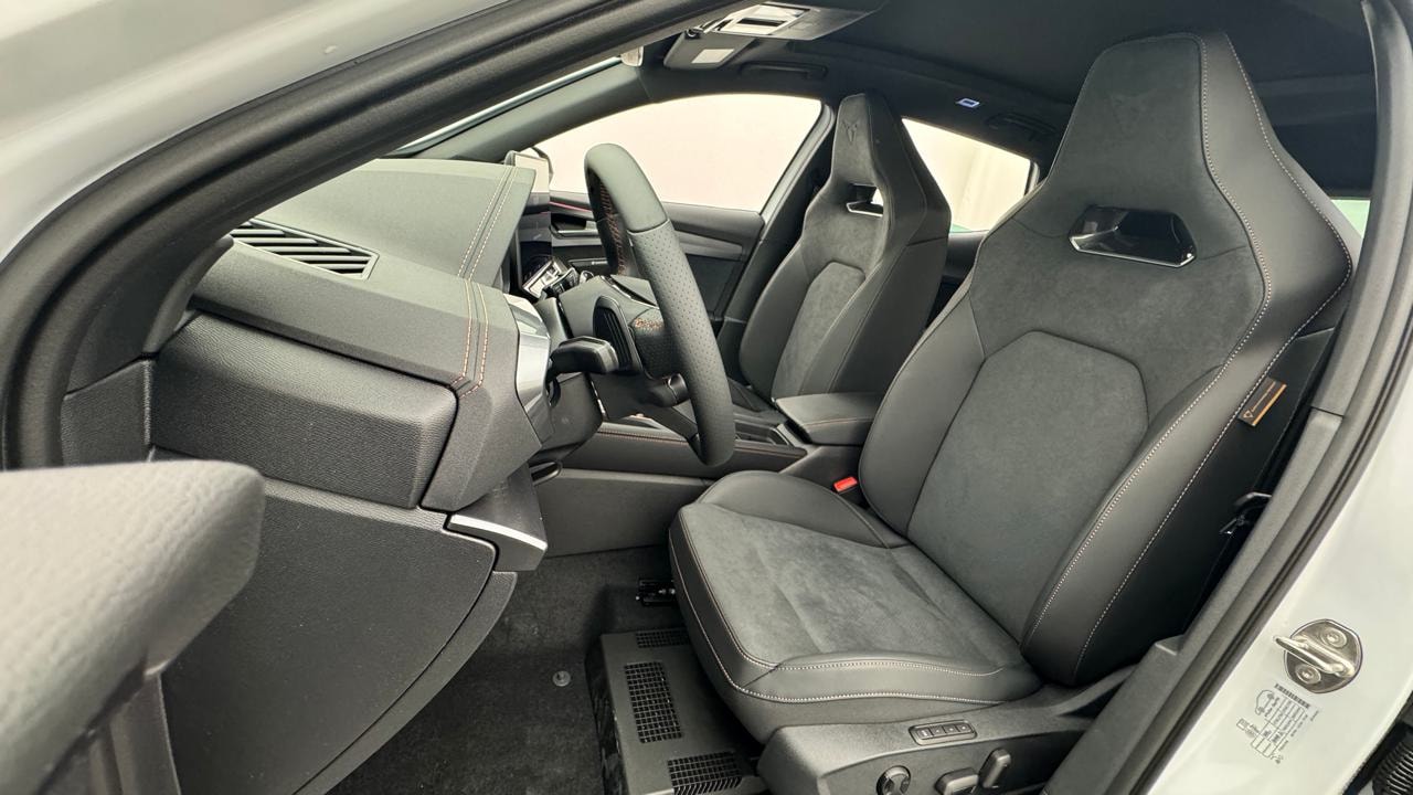 CUPRA Formentor 2.0TSI VZ Black Edtion-image-4