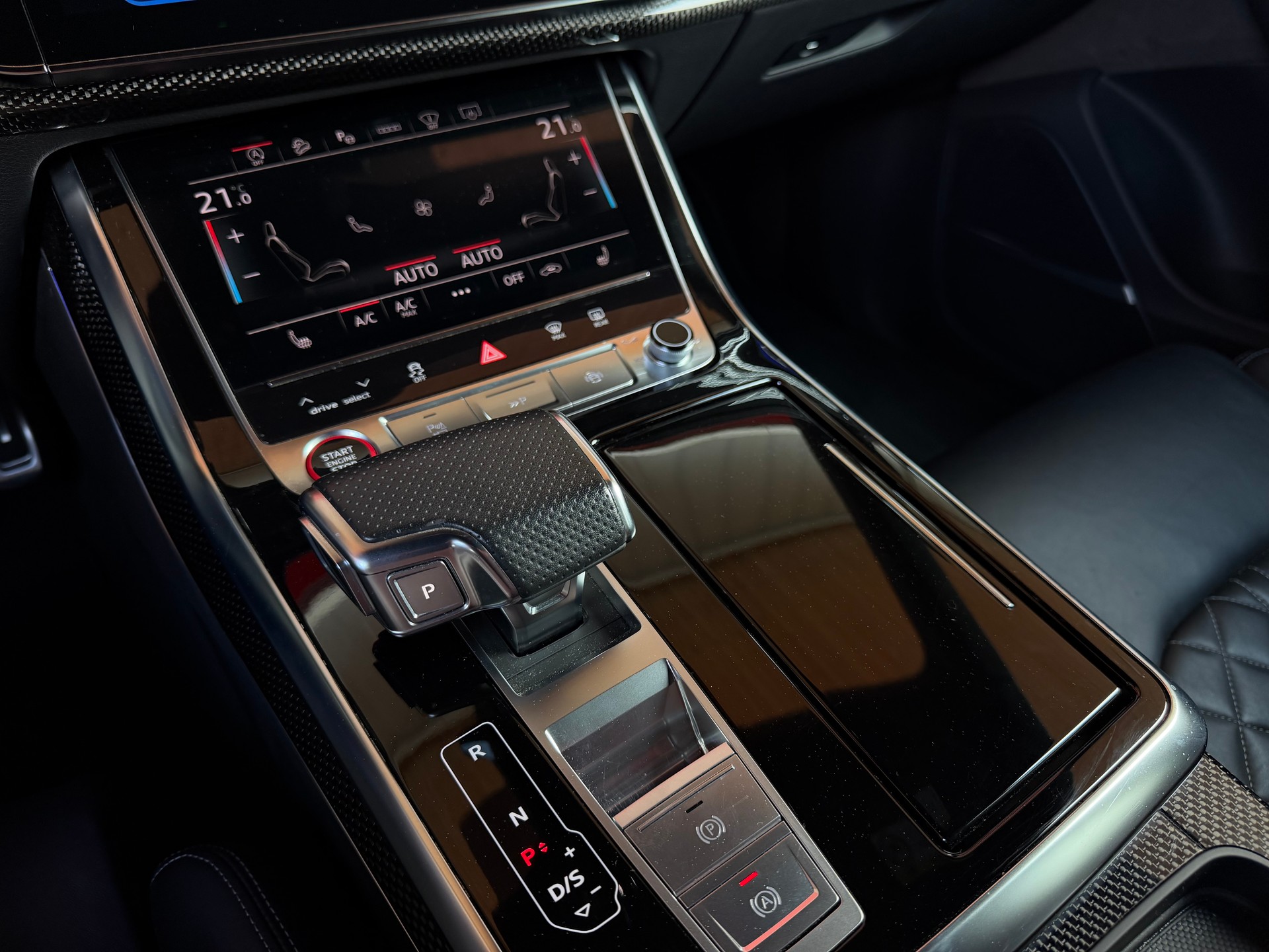 AUDI SQ8 TFSI quattro tiptronic-image-10