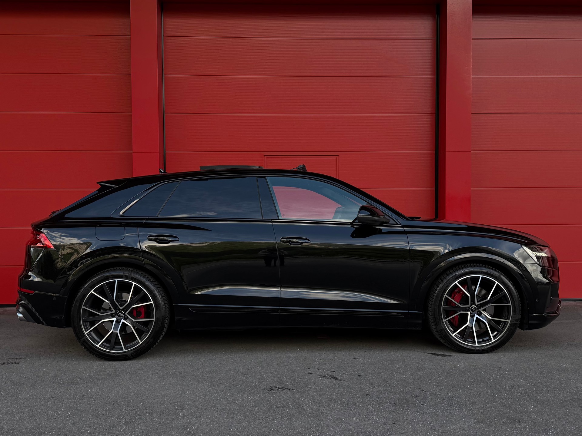 AUDI SQ8 TFSI quattro tiptronic-image-2