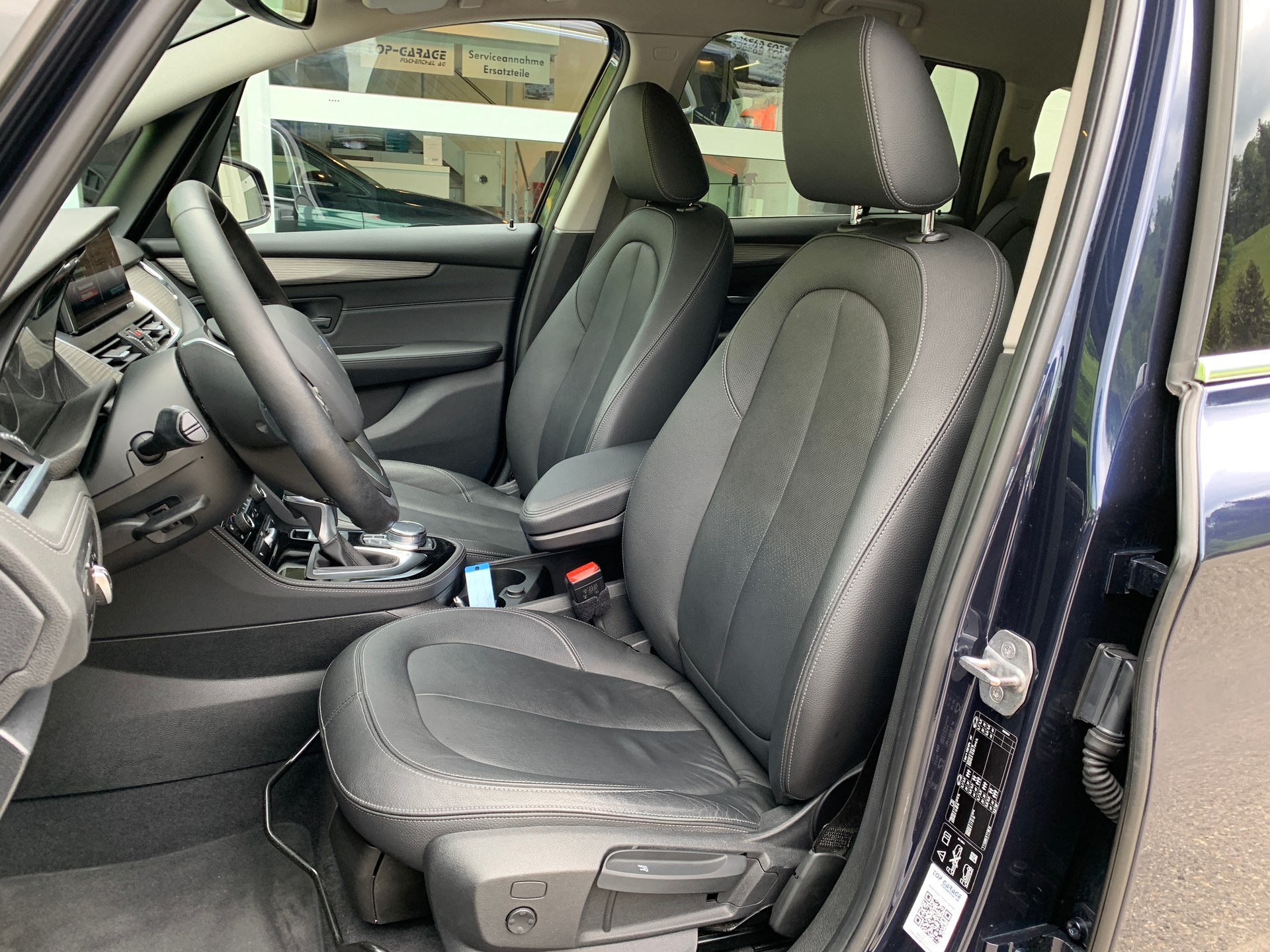 BMW 220d xDrive Gran Tourer Luxury Line Steptronic-image-8