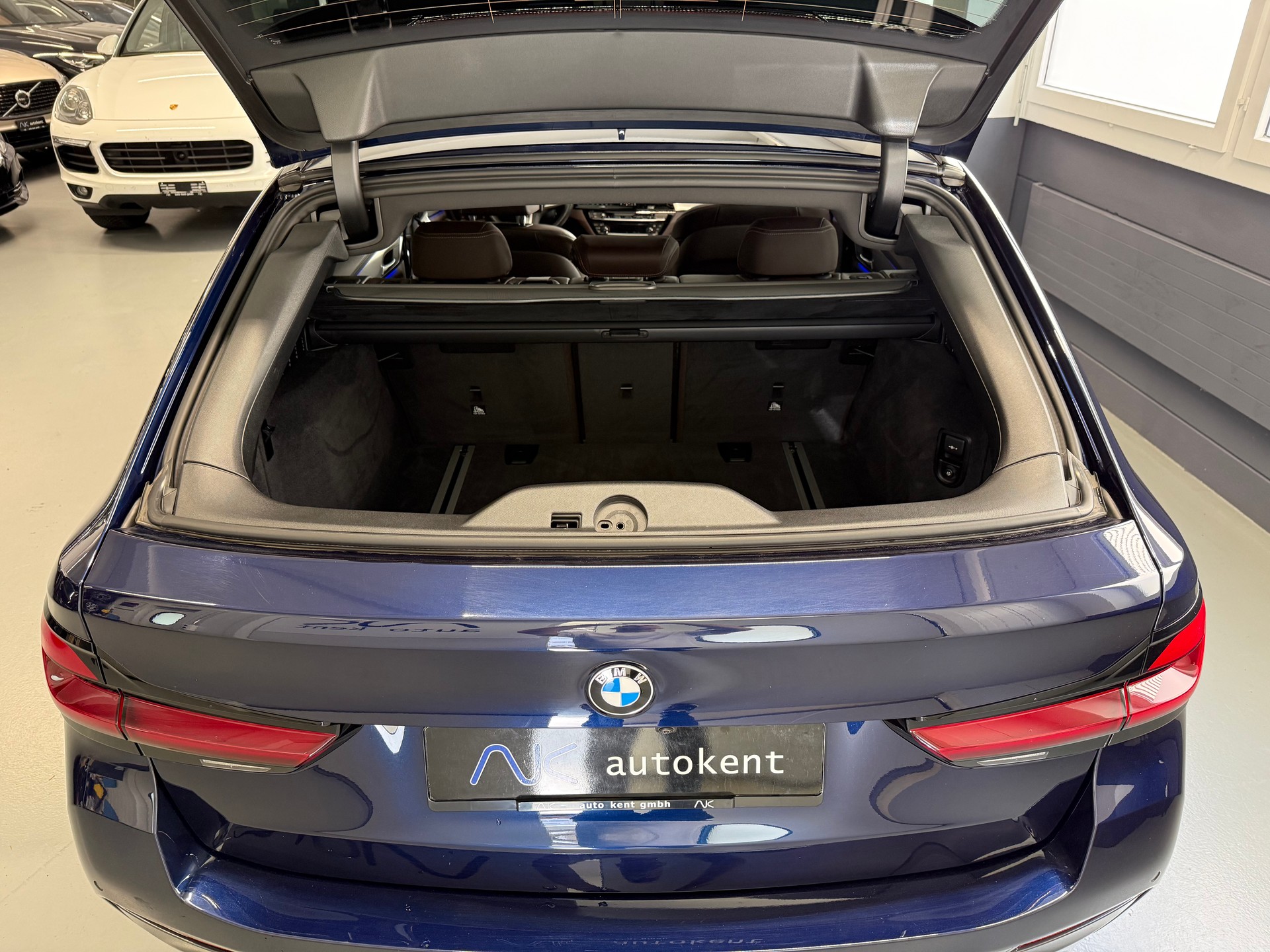 BMW 540d xDrive 48V Touring M Sport Steptronic-image-7