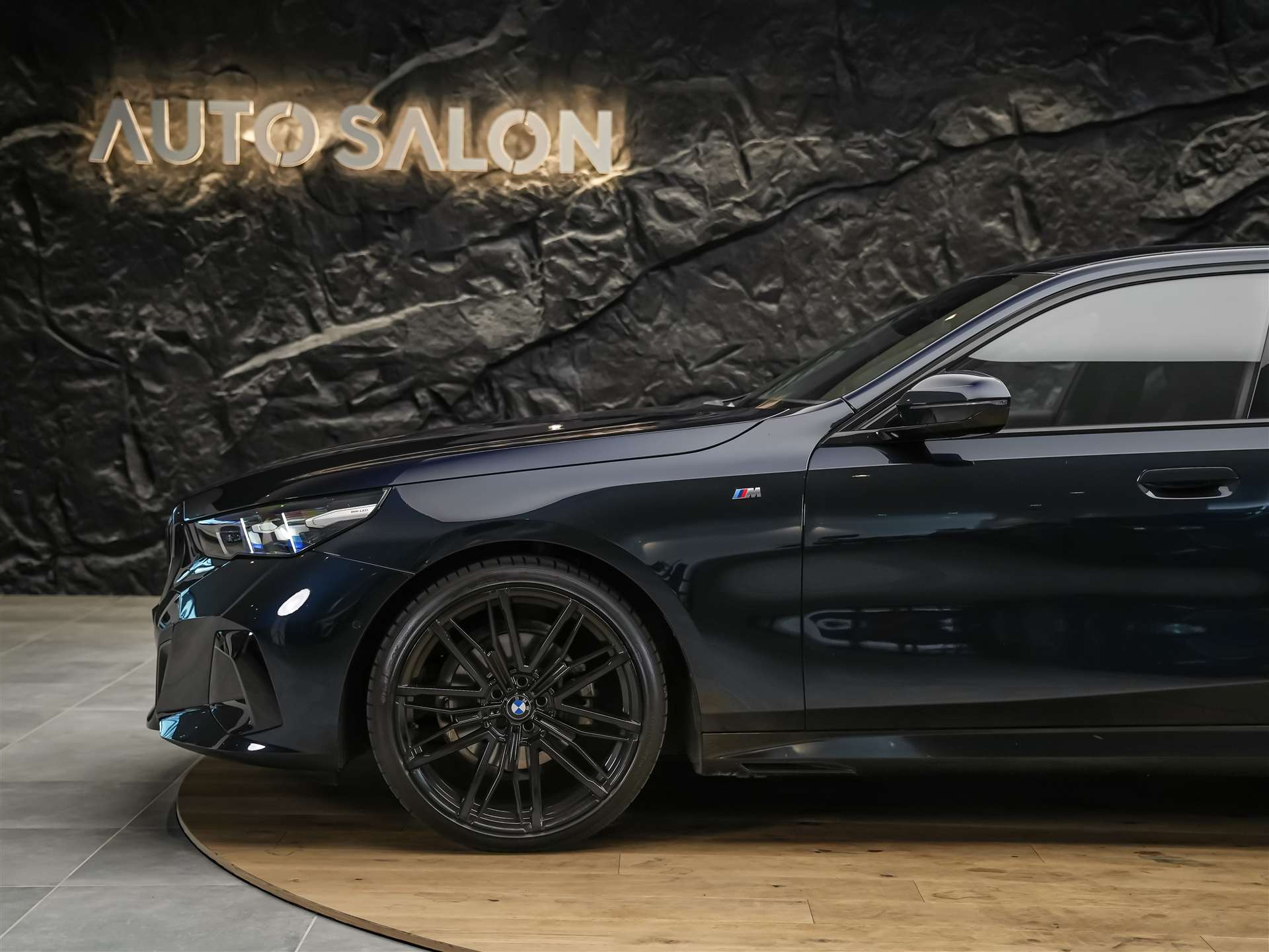 BMW 520d M Sport Steptronic *Werksgarantie*21" Felgen*Driving Assistent Plus*-image-13