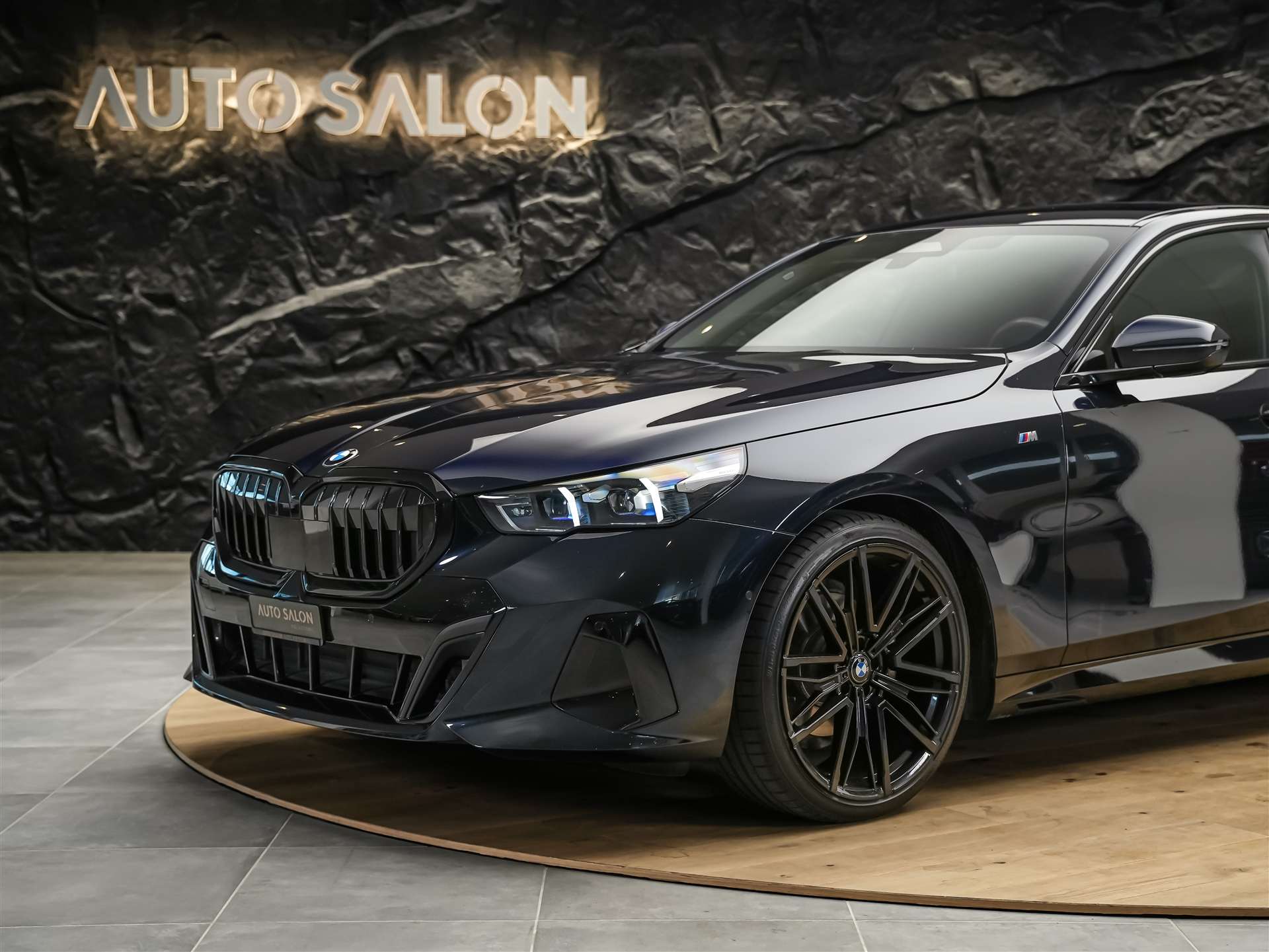 BMW 520d M Sport Steptronic *Werksgarantie*21" Felgen*Driving Assistent Plus*-image-12