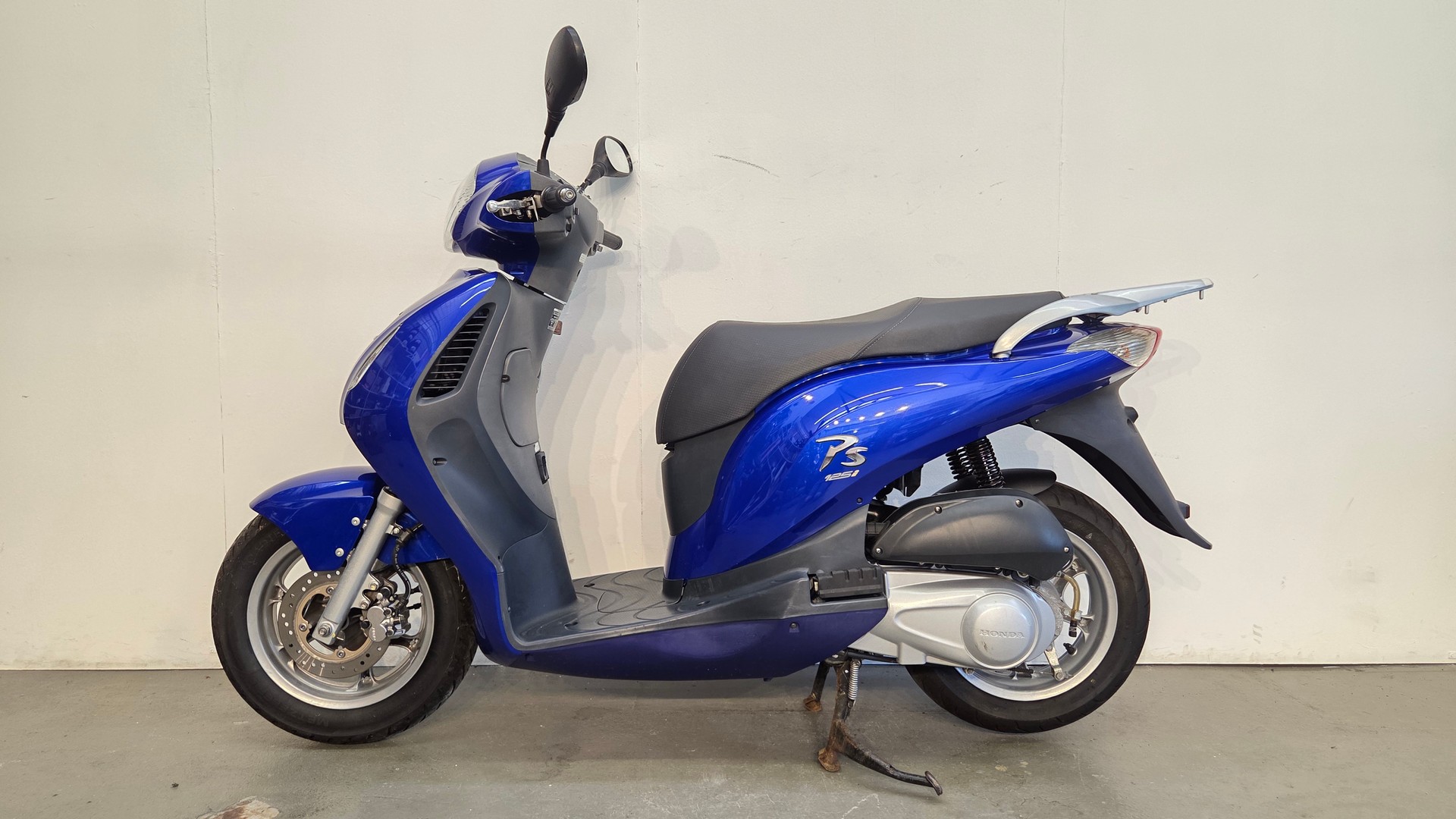 HONDA PS 125i-showroom-element-1