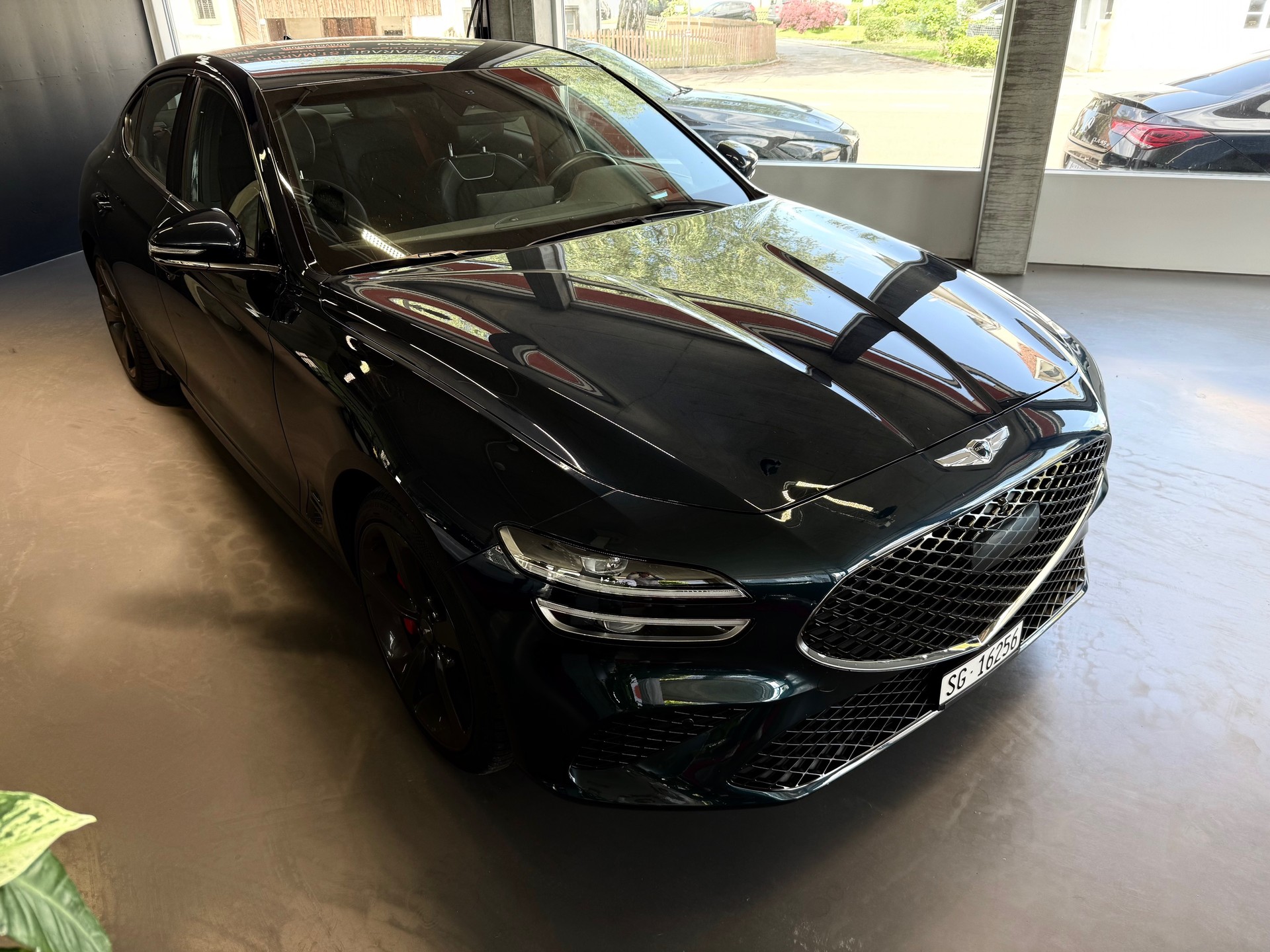 GENESIS G70 2.0 TGDI Sport AT8 AWD-showroom-element-1