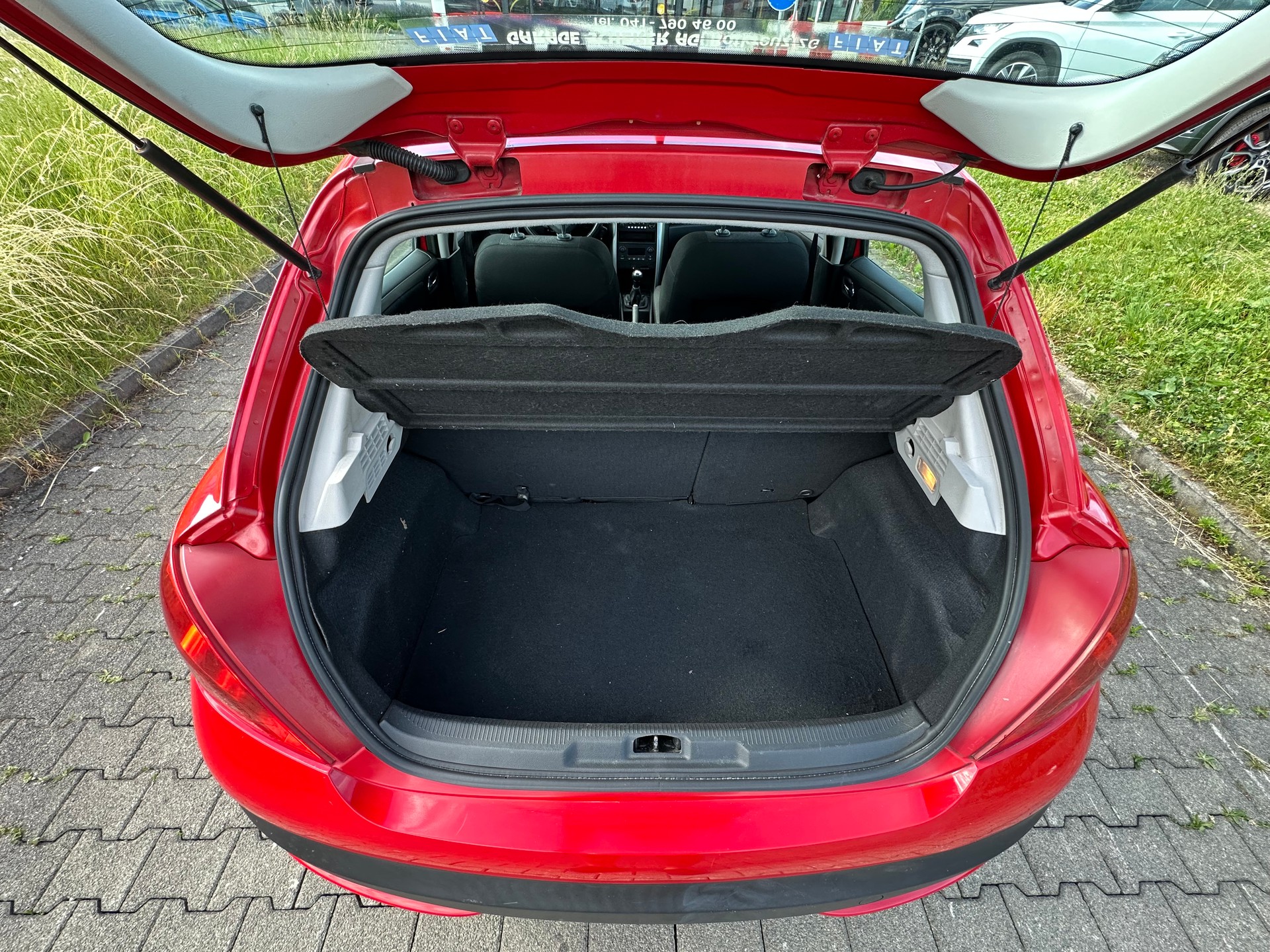 PEUGEOT 207 1.4 16V Trendy-image-9