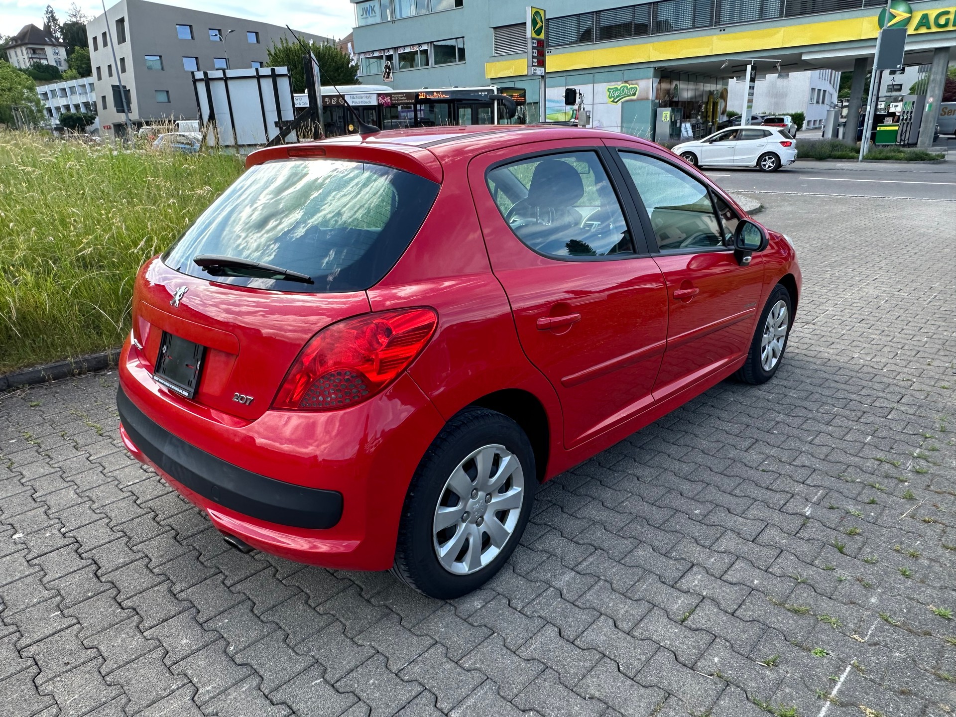 PEUGEOT 207 1.4 16V Trendy-image-4
