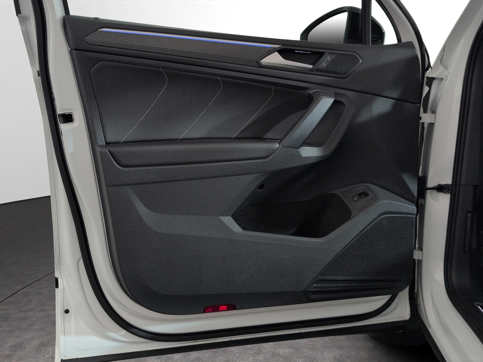 VW Tiguan 2.0TSI R-Line 4Motion DSG-image-13