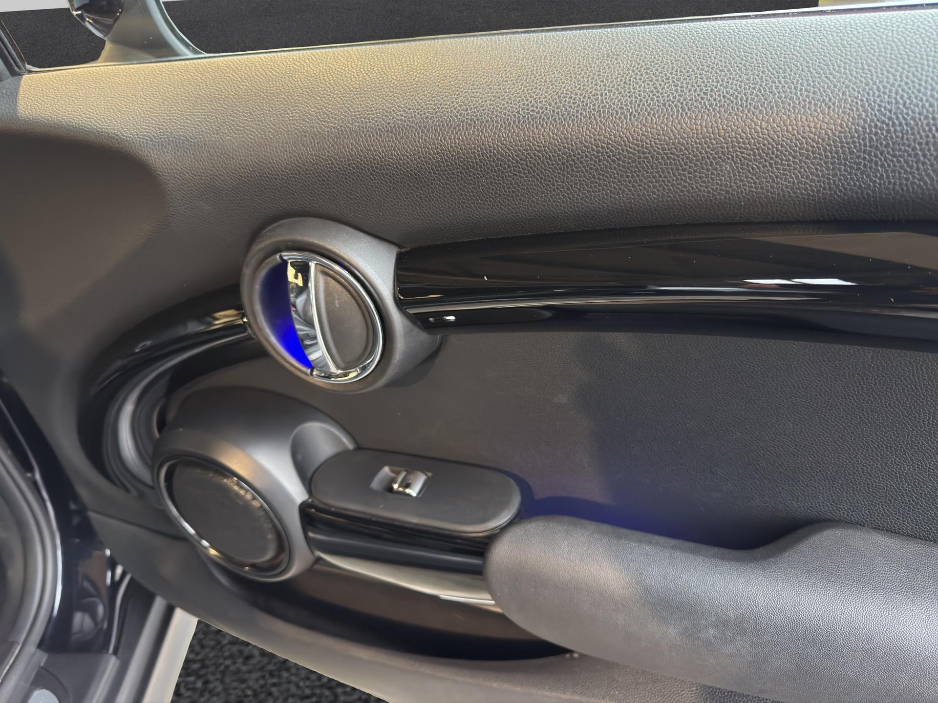 MINI Cooper S Cabrio "Handschalter"-image-18